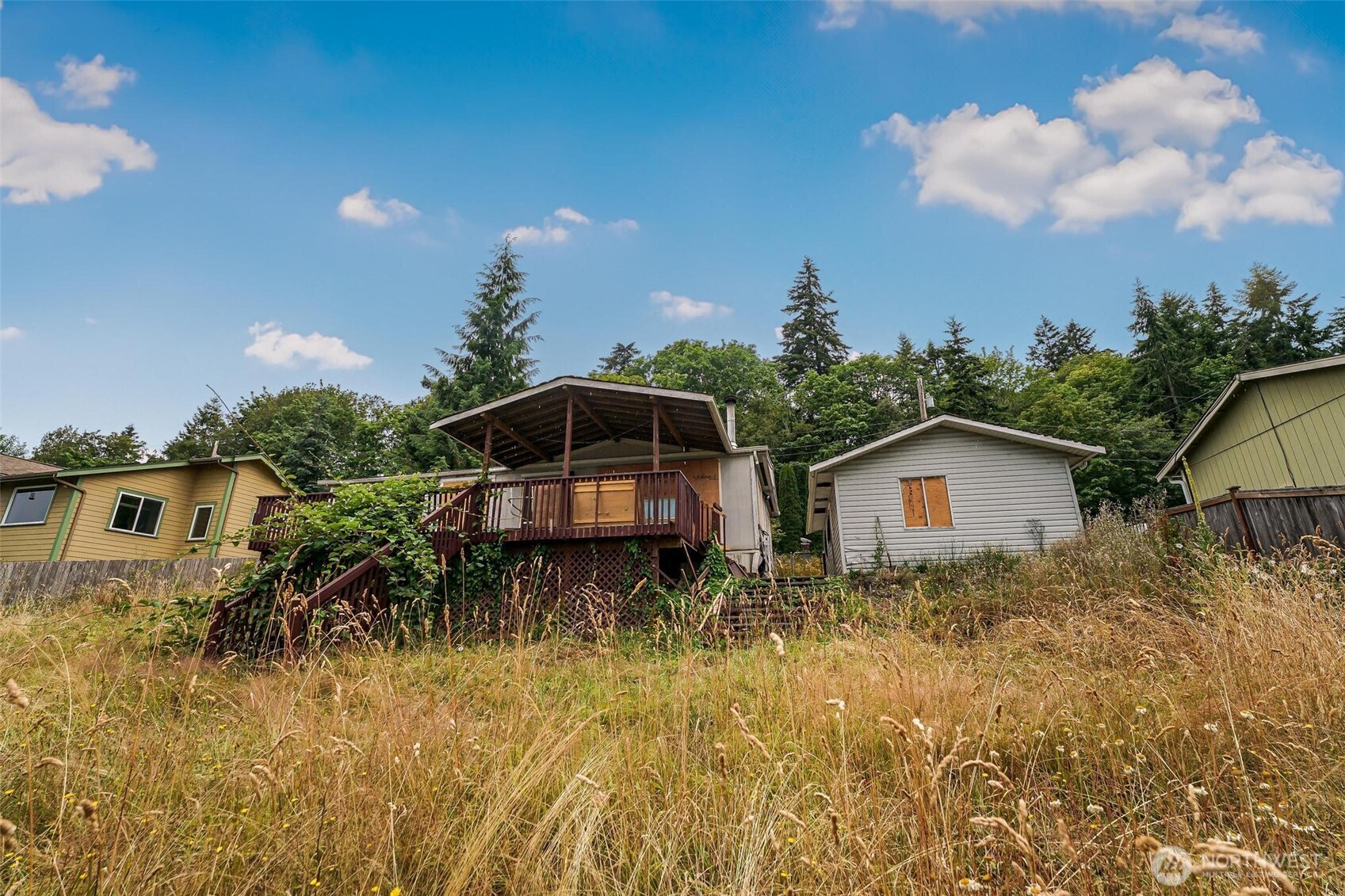 675 Vesper Way Property Photo 4