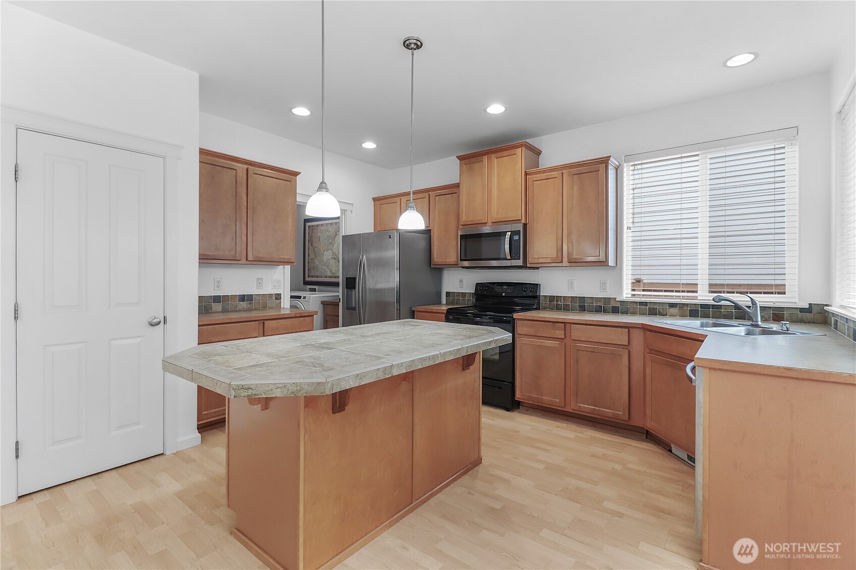 17210 139th Avenue Property Photo 10