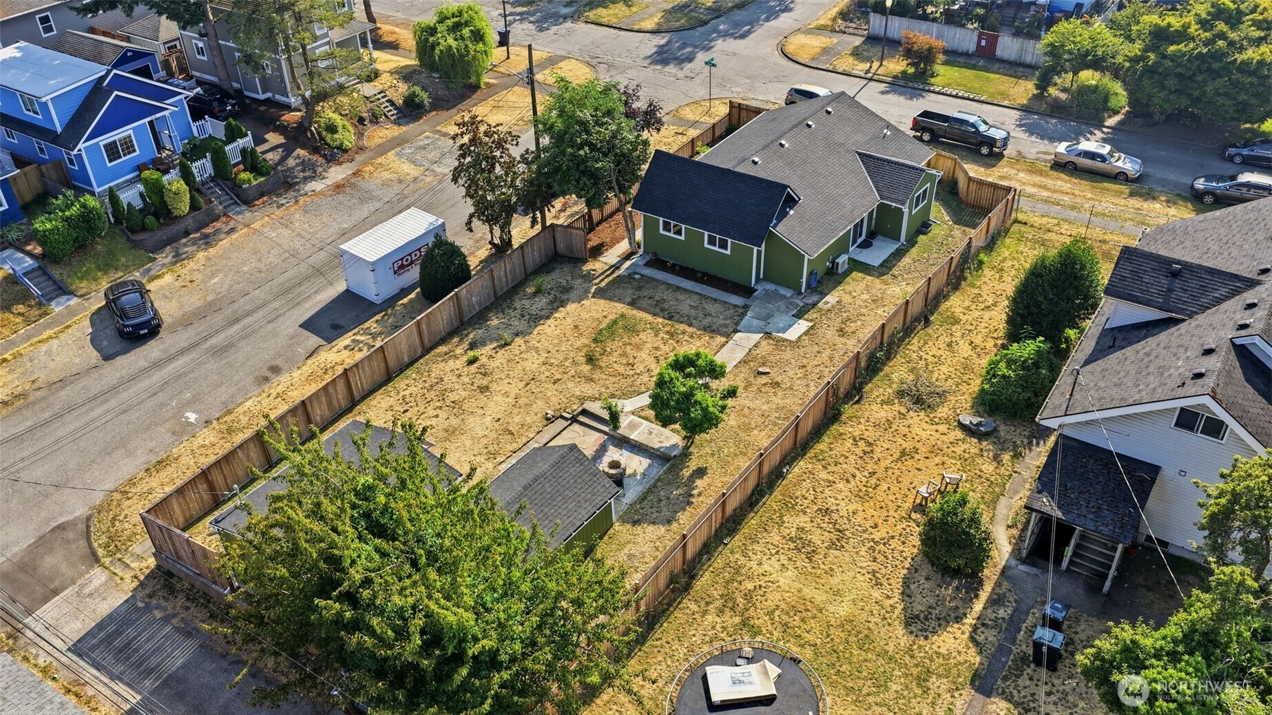 1255 S Grant Avenue Property Photo 3