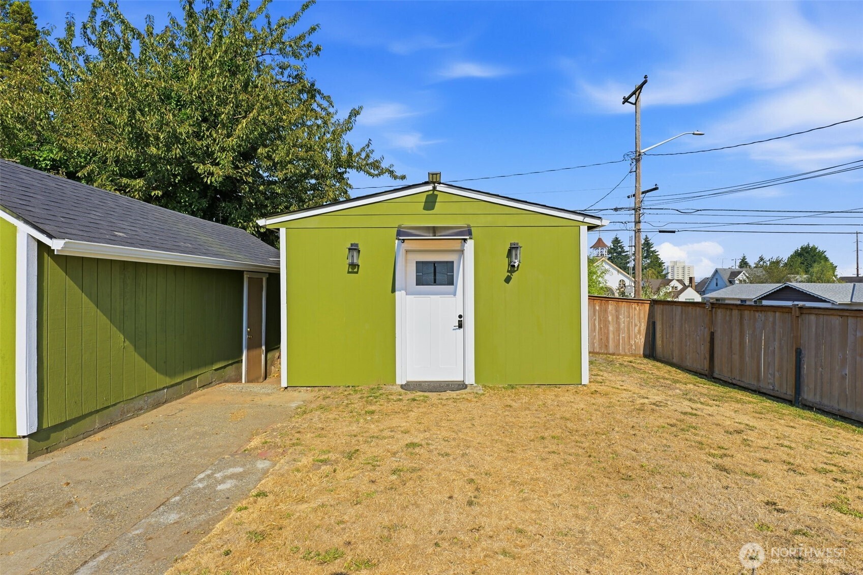 1255 S Grant Avenue Property Photo 33
