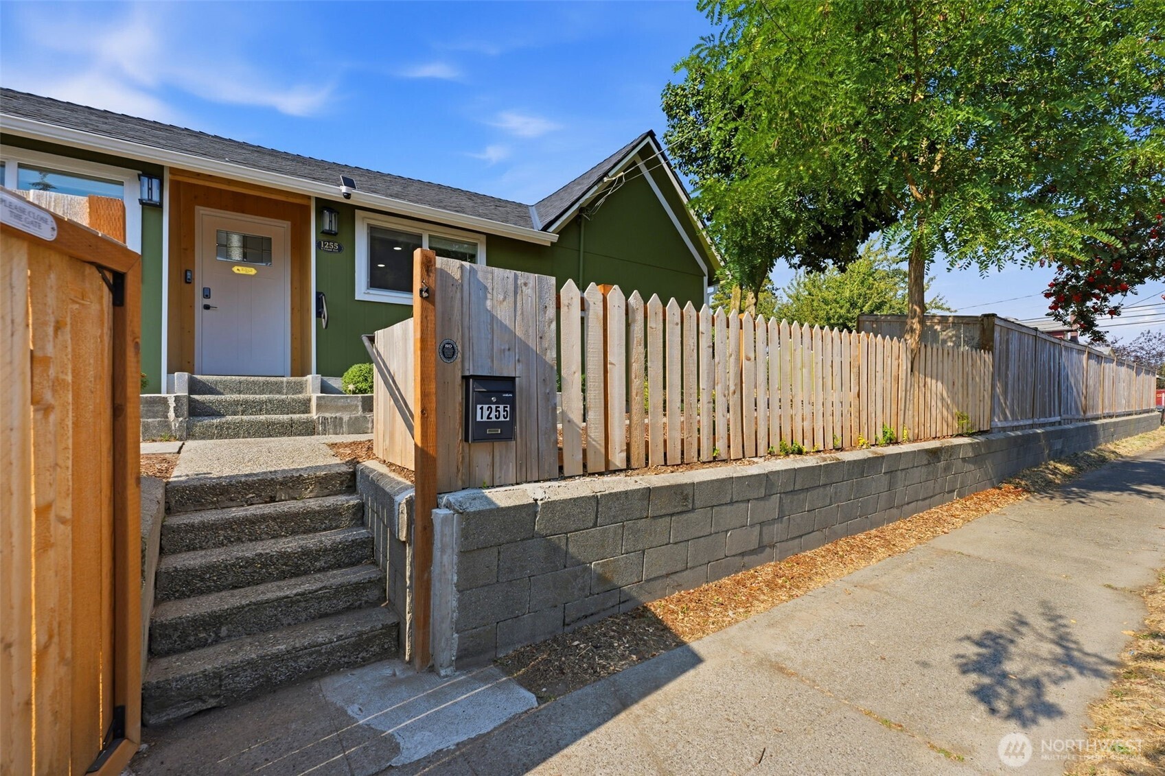 1255 S Grant Avenue Property Photo 38