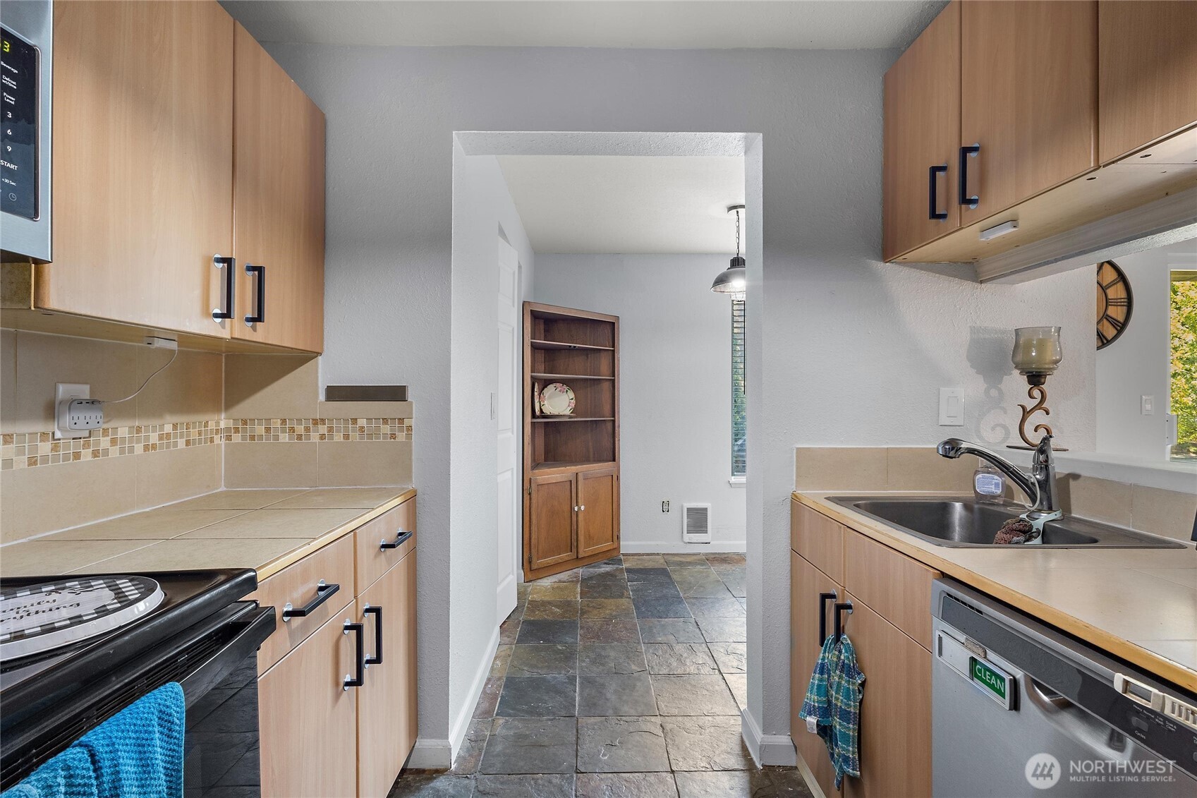 32304 4th Place R1 Property Photo 10