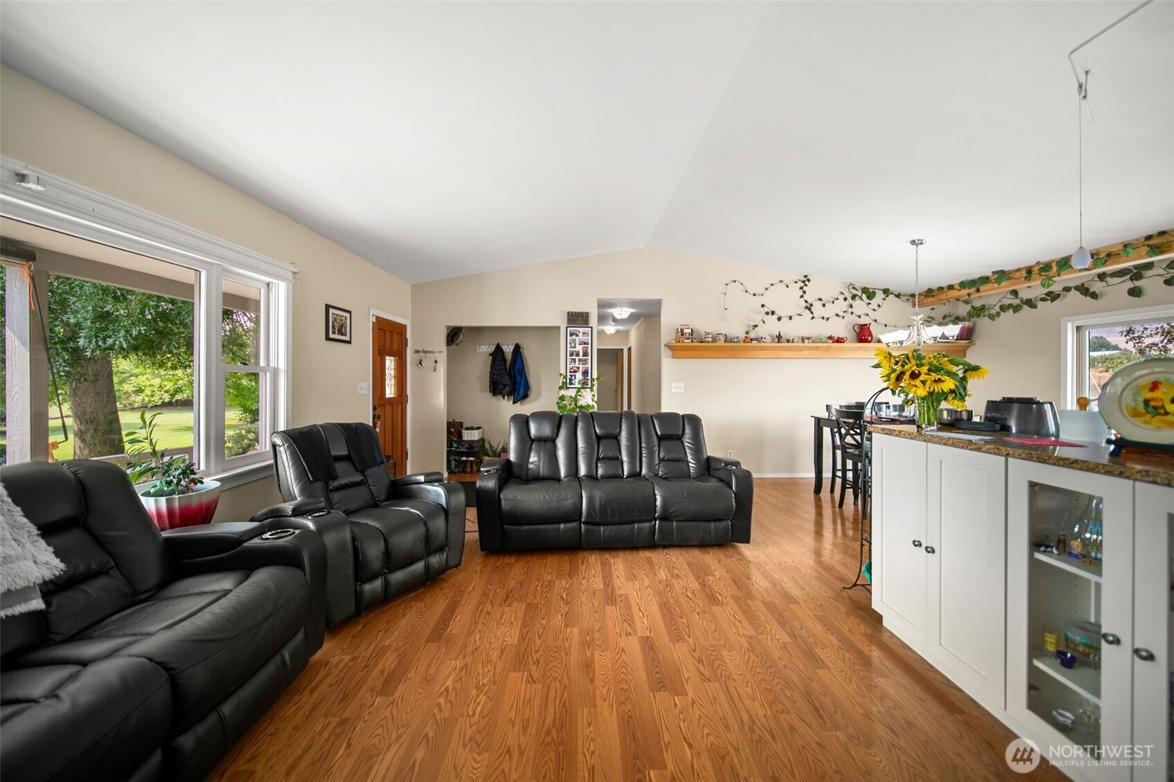 113 N Nile Avenue Property Photo 6