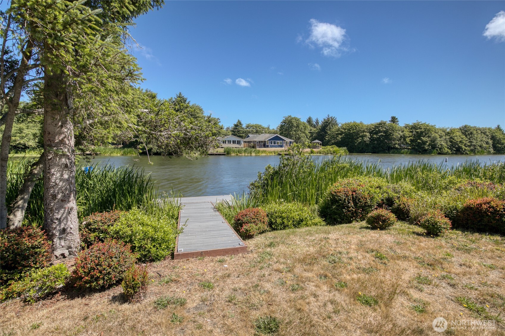 998 Point Brown Avenue Property Photo 4
