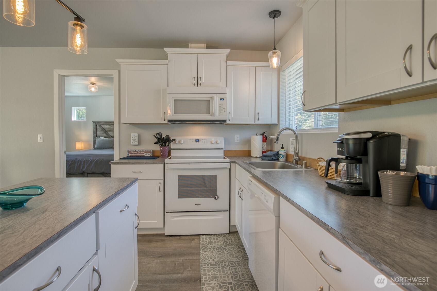 998 Point Brown Avenue Property Photo 11