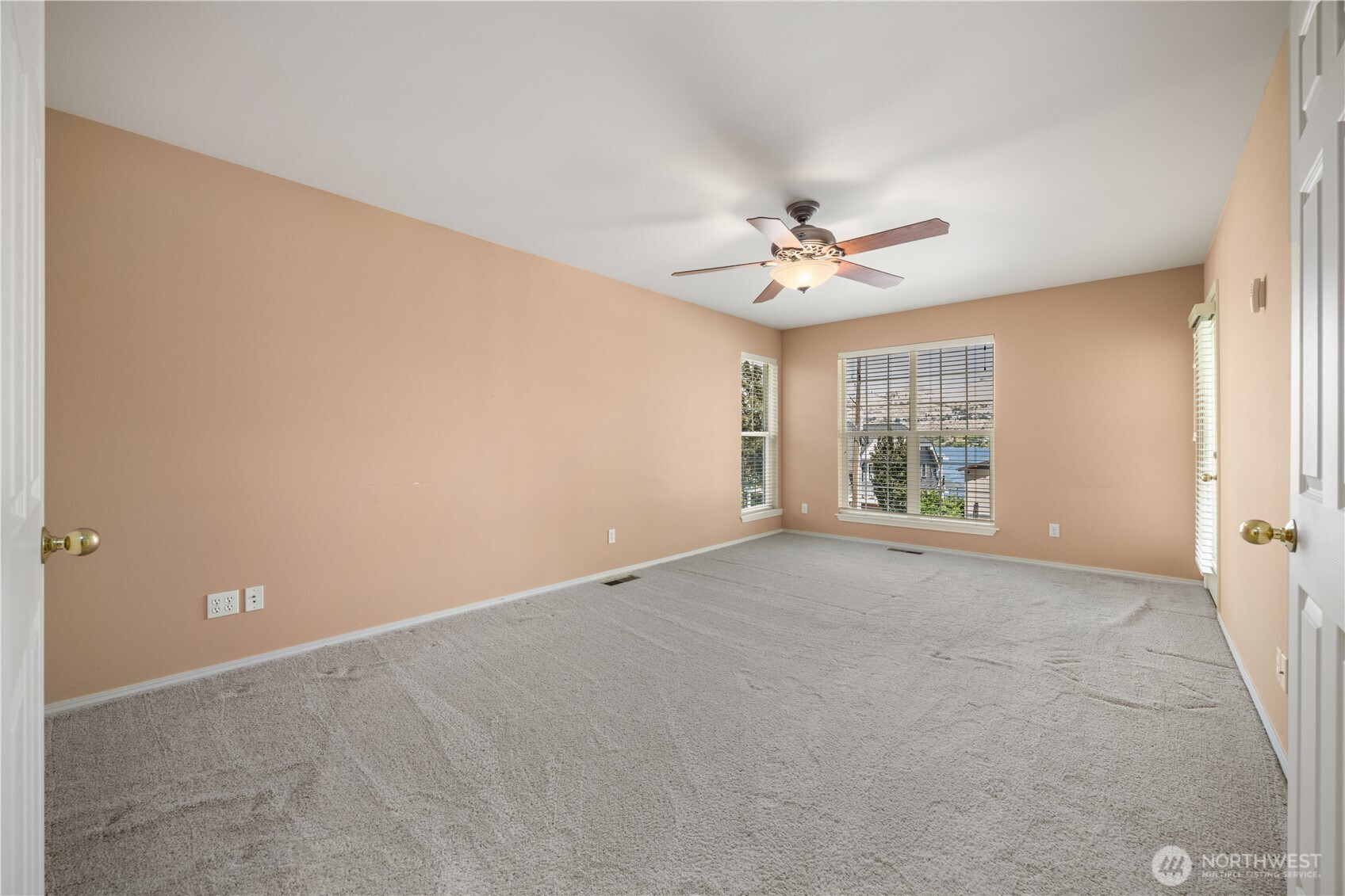 2109 W Terrace Avenue Property Photo 24