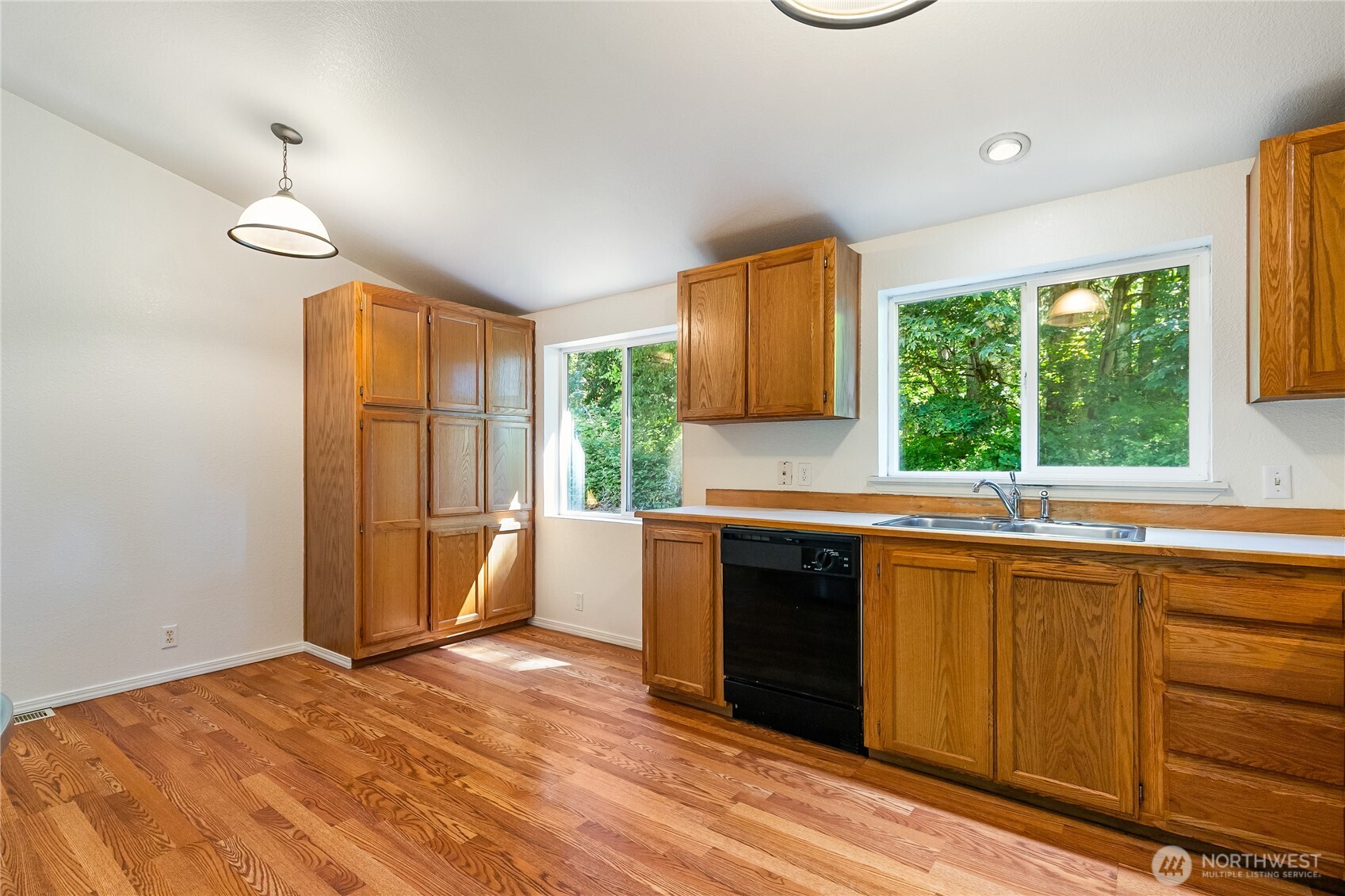 390 Van Wyck Road Property Photo 21