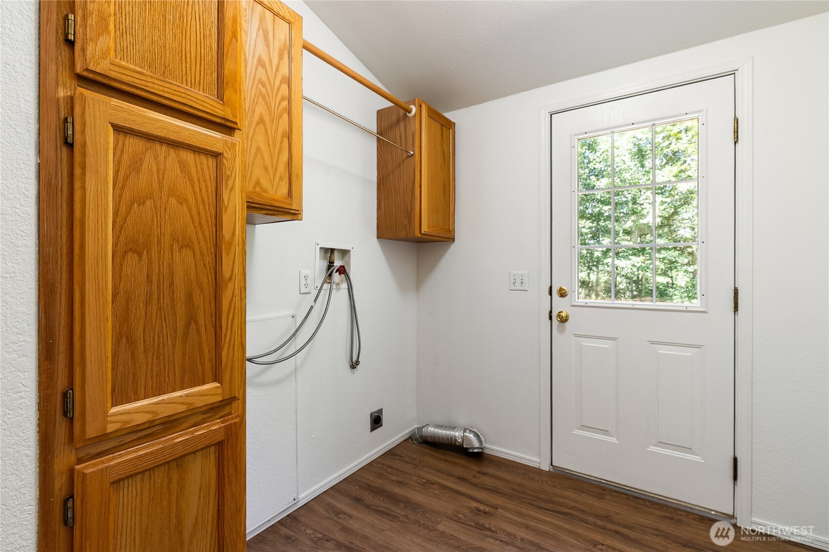390 Van Wyck Road Property Photo 23