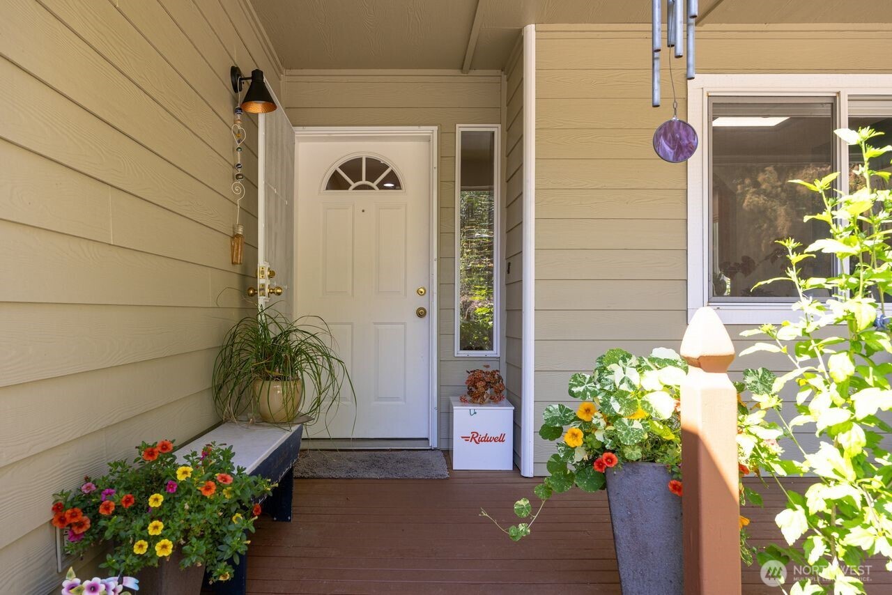 1342 Whatcom St Property Photo 1
