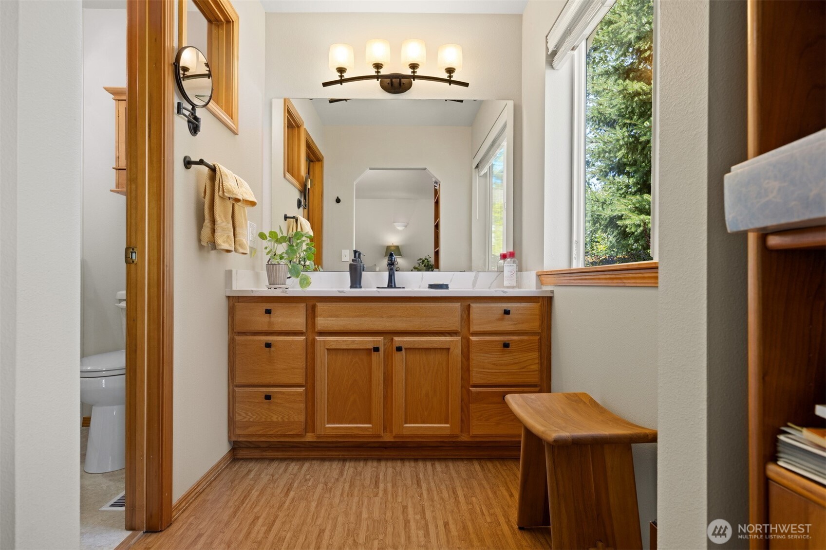 1342 Whatcom St Property Photo 24