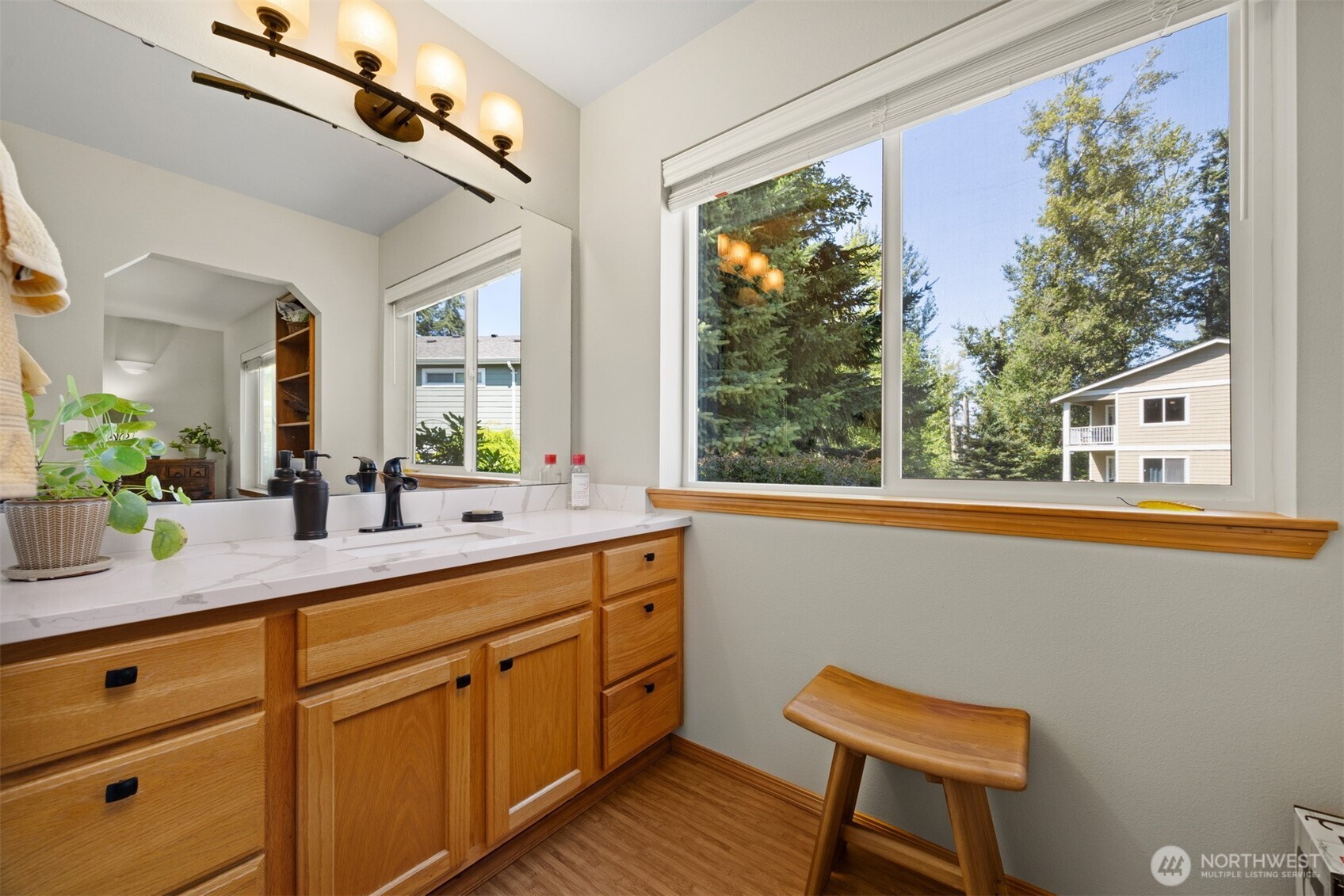 1342 Whatcom St Property Photo 25