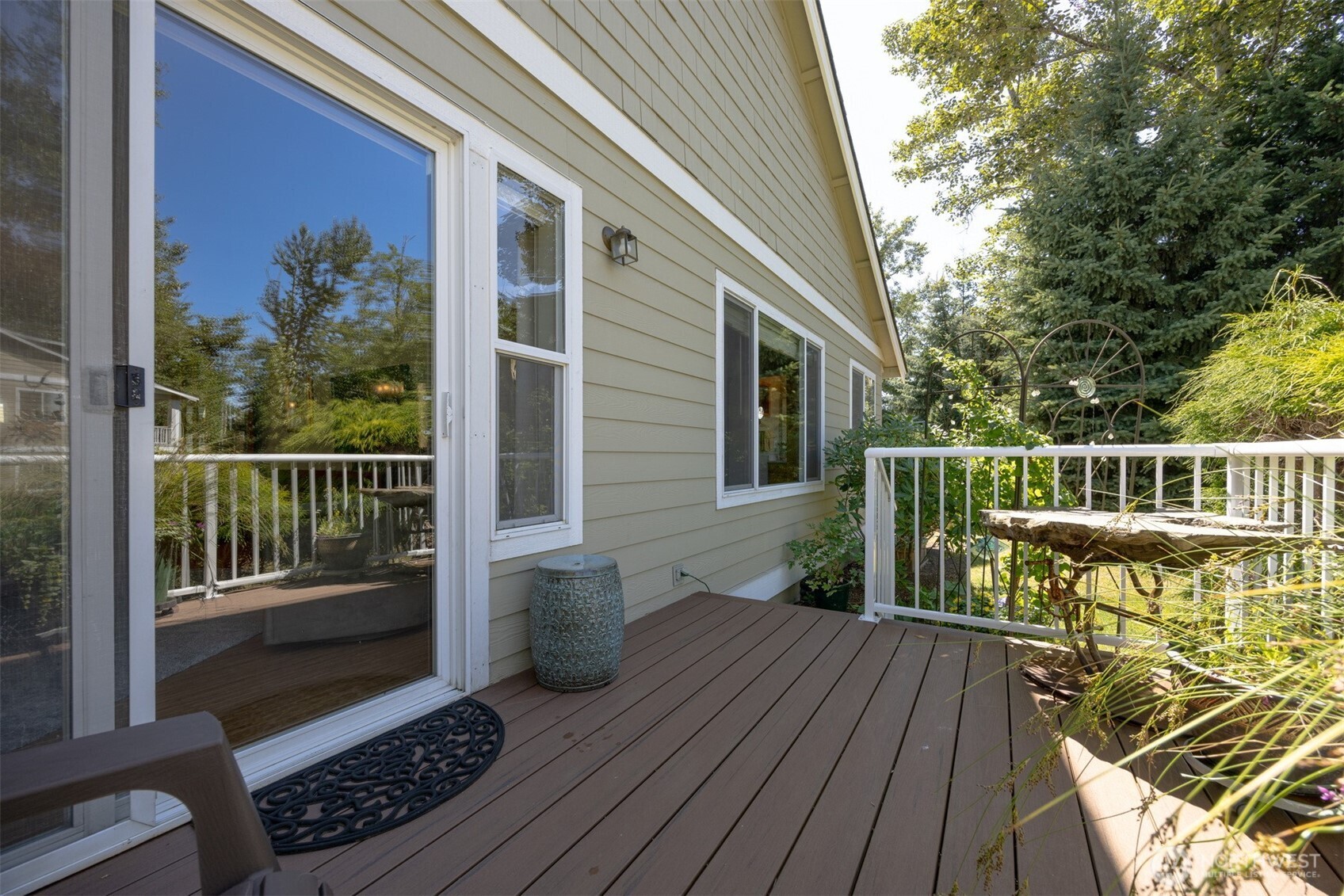 1342 Whatcom St Property Photo 32