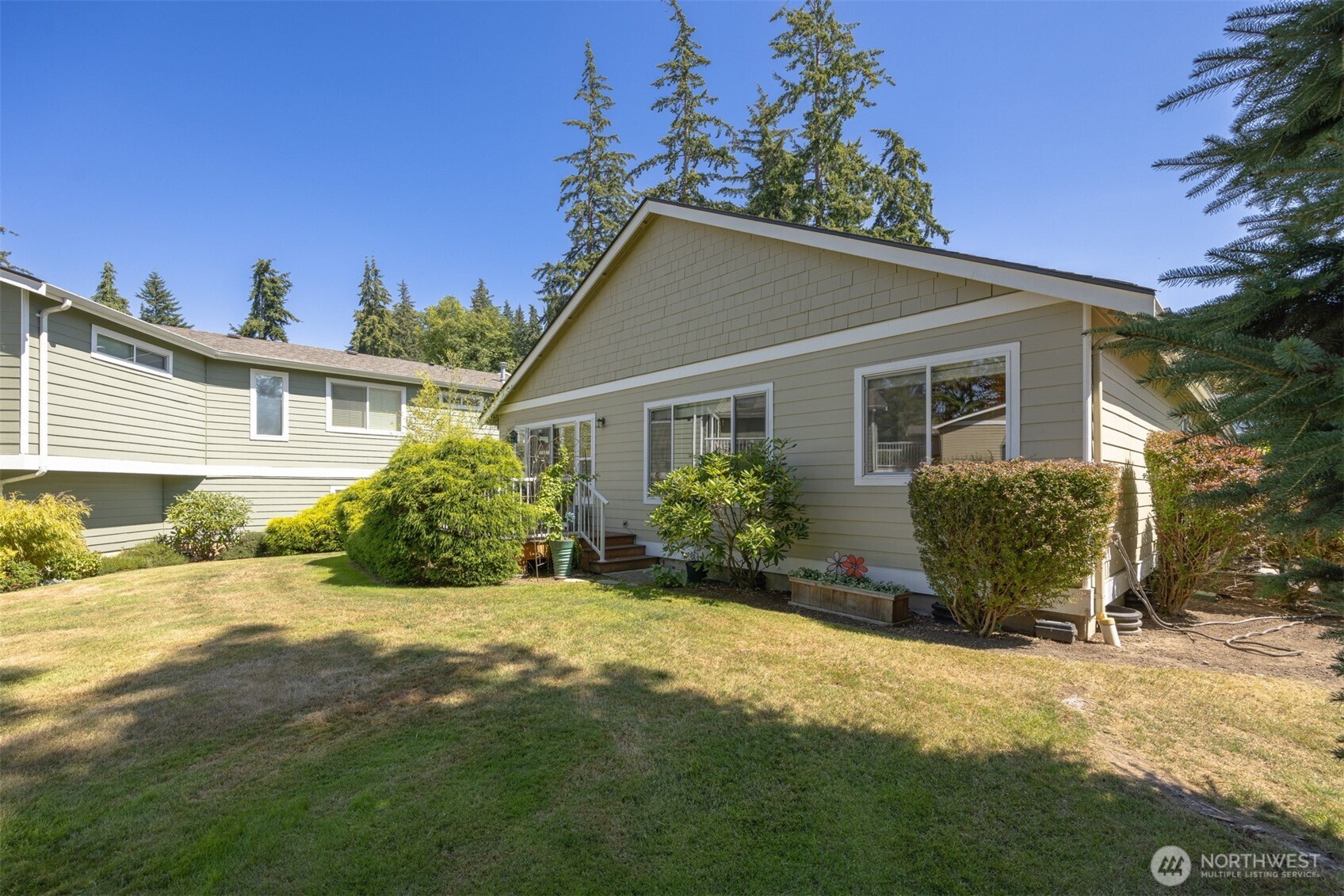 1342 Whatcom St Property Photo 36