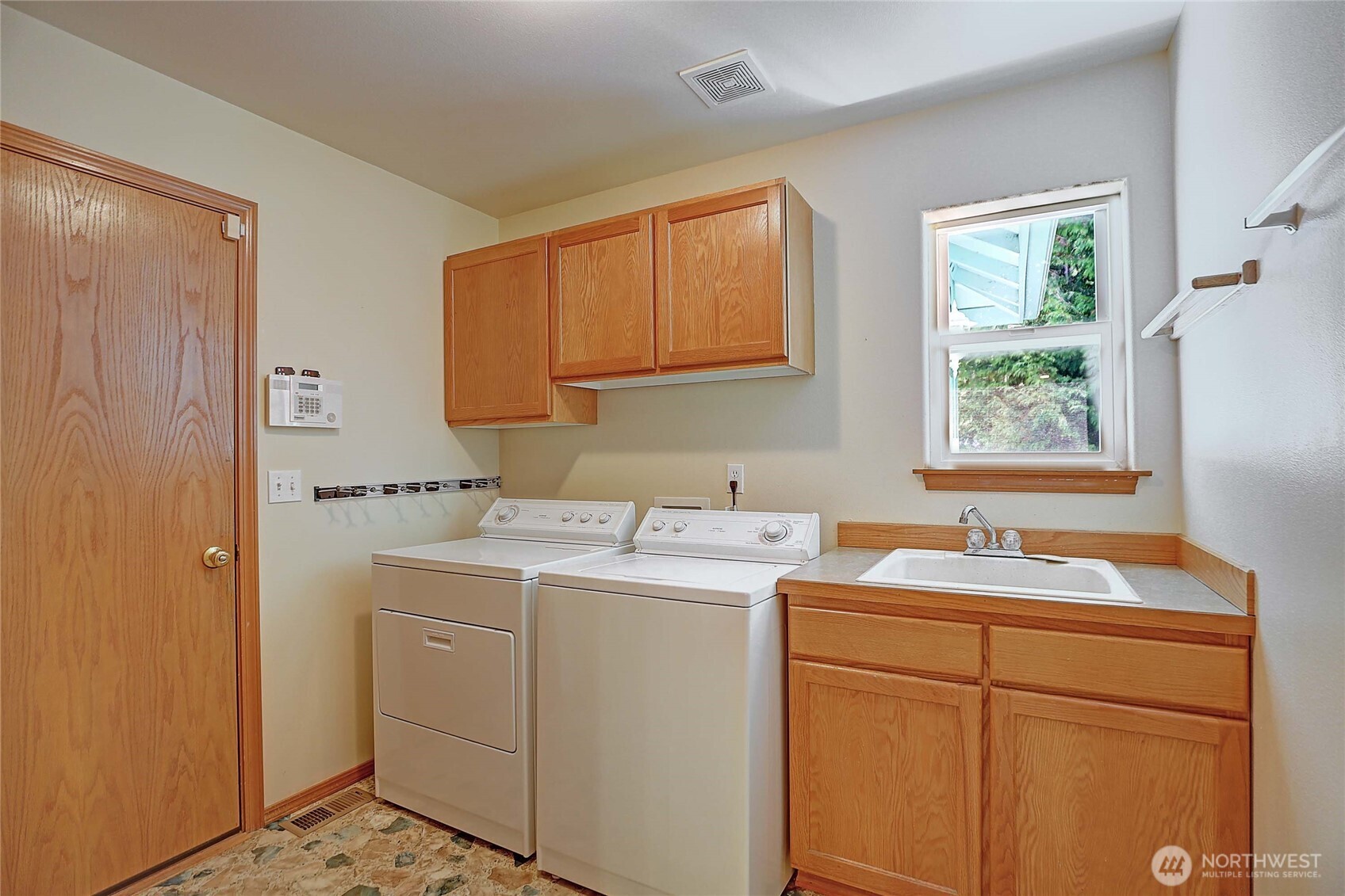2289 Moody Lane Property Photo 12