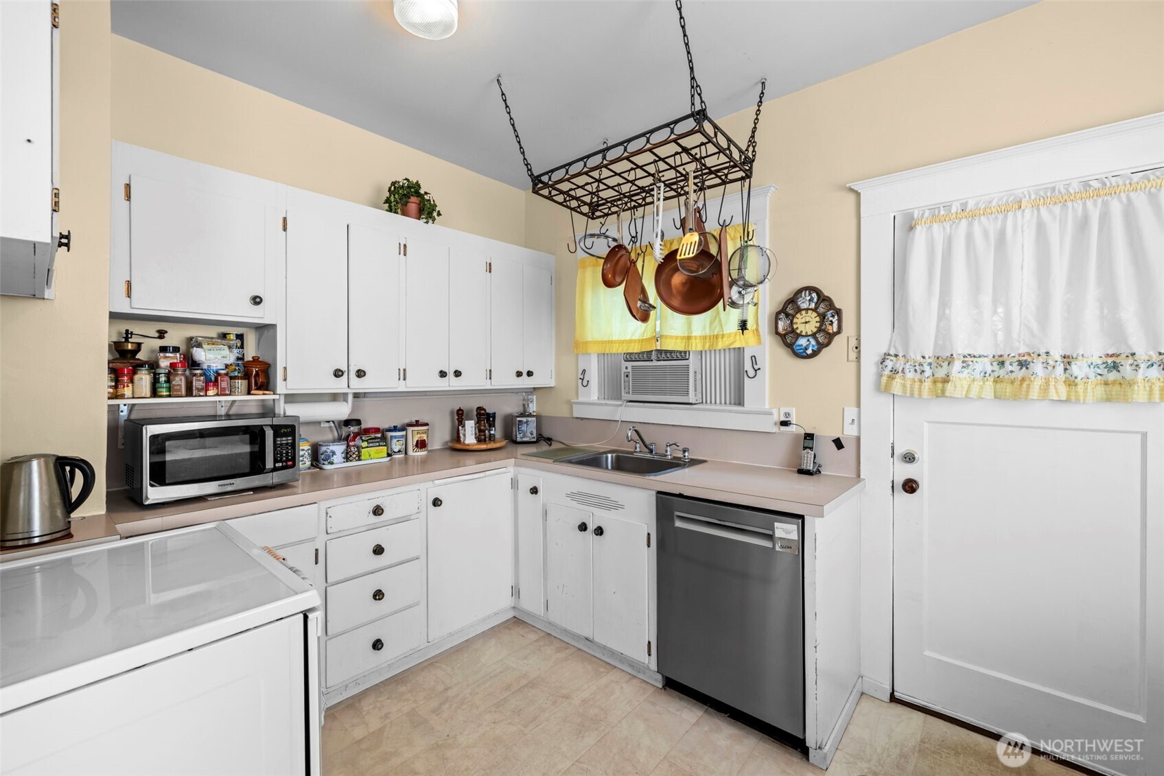 2706 S Judkins Street Property Photo 7