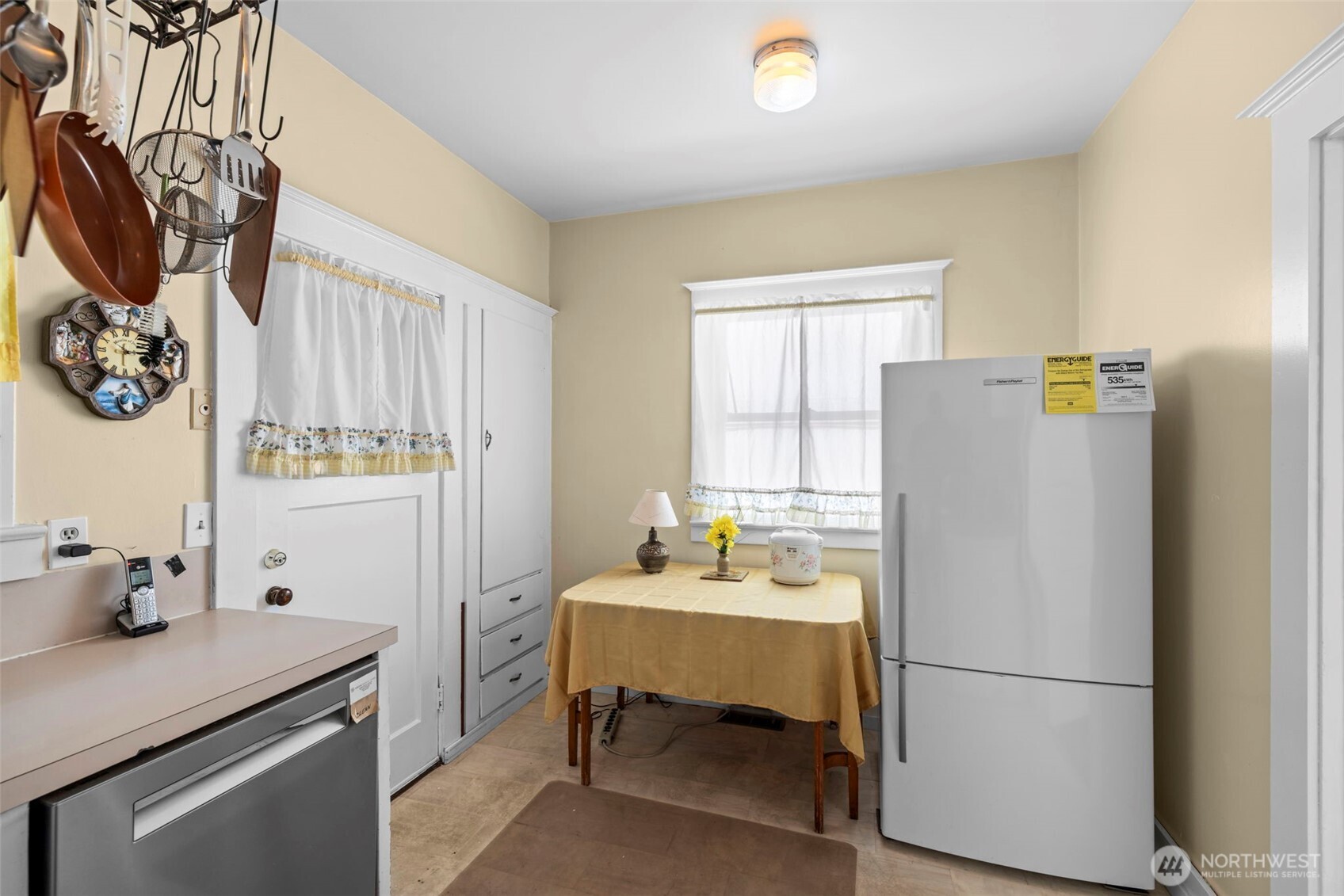 2706 S Judkins Street Property Photo 8