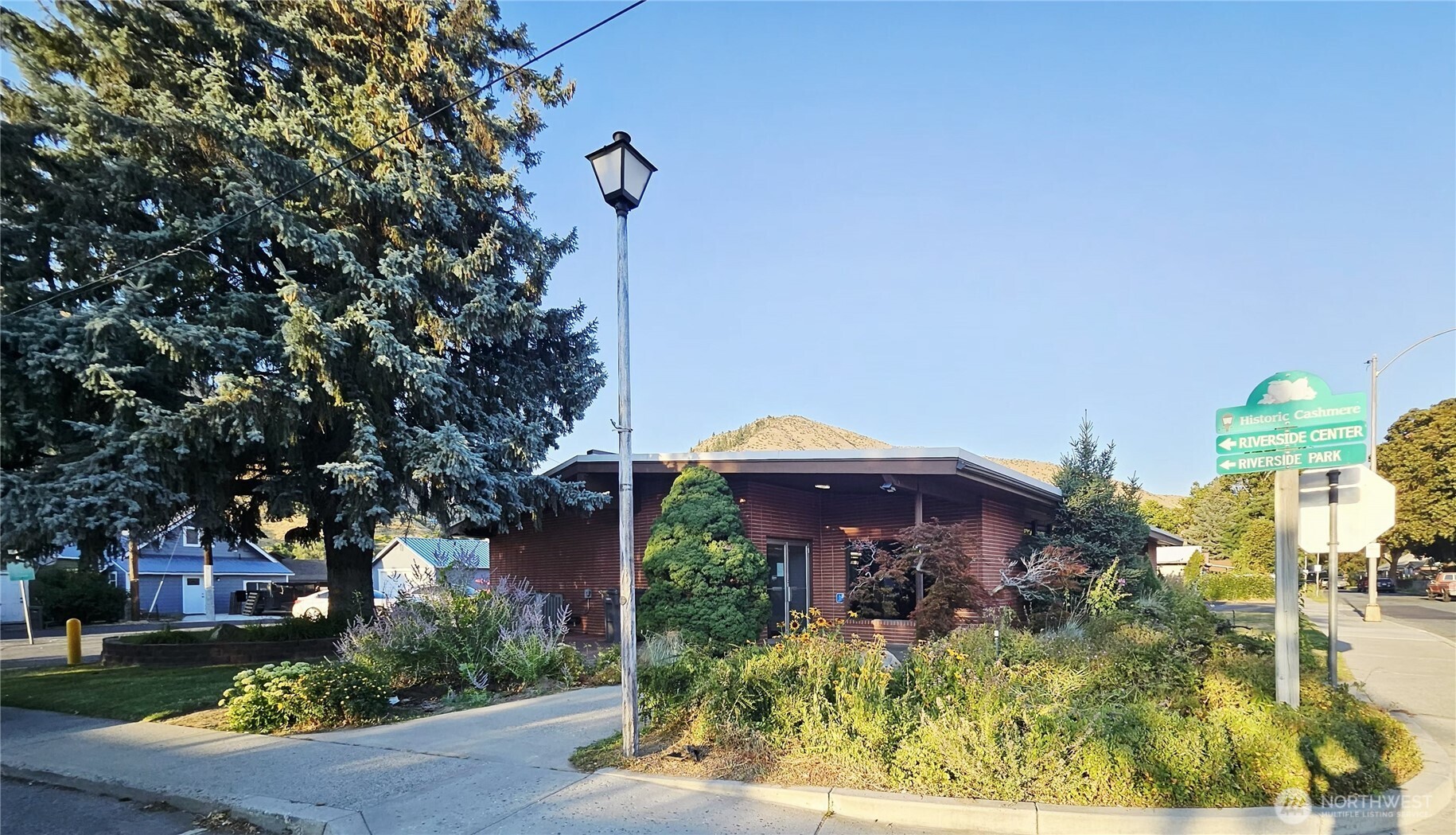 300 Woodring Street Property Photo 2