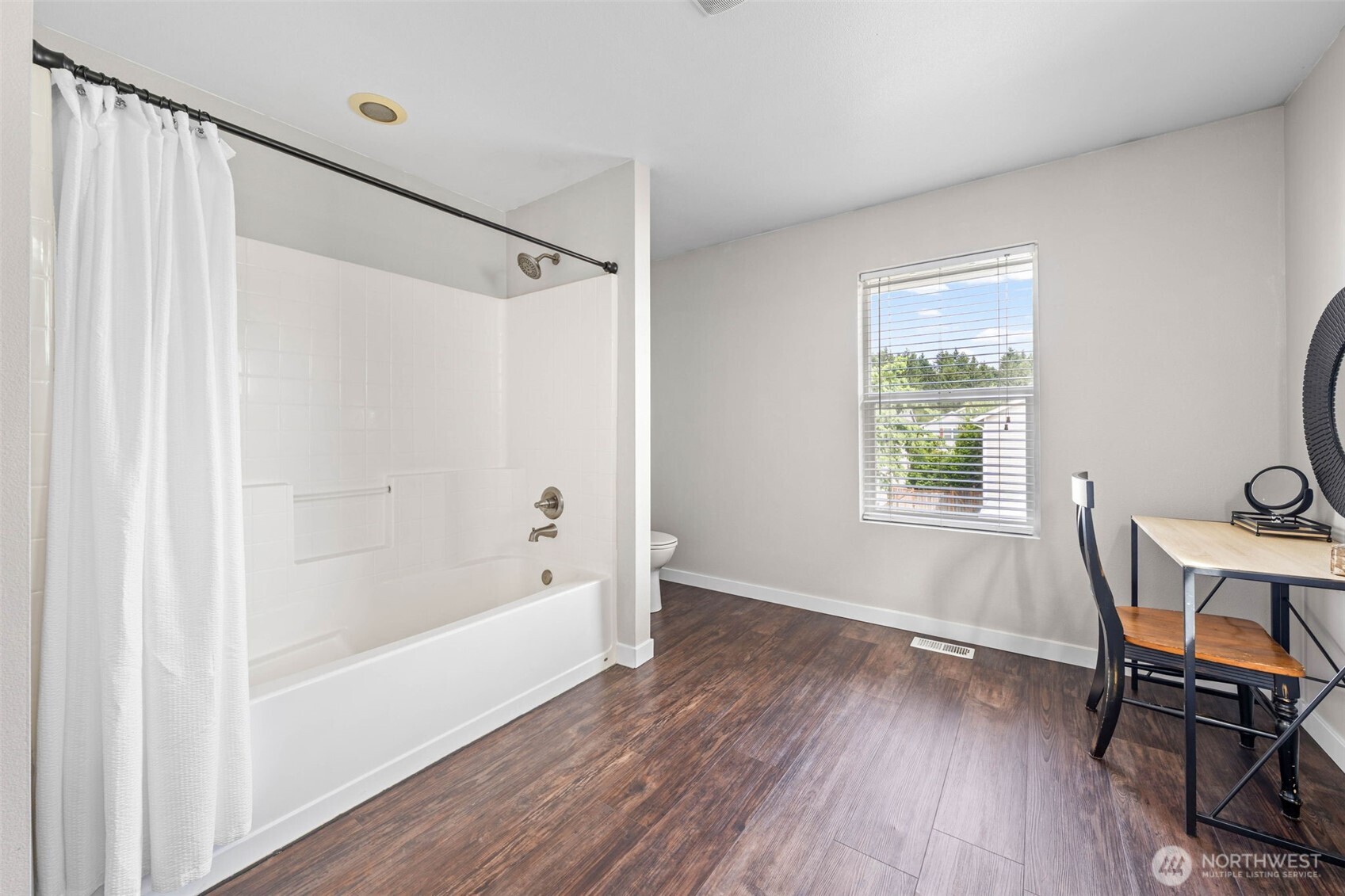 18502 94th Avenue Property Photo 18