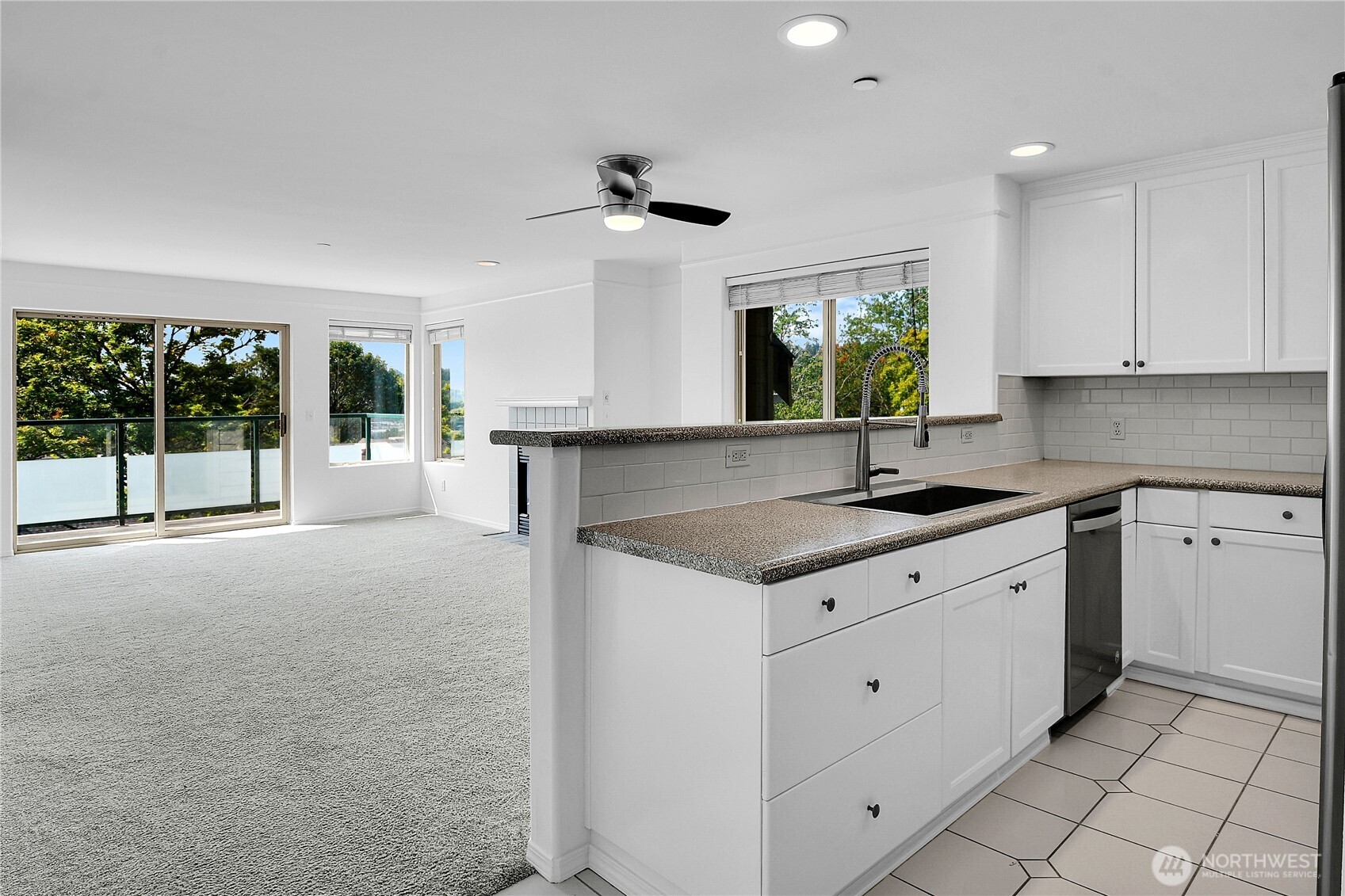 15330 Sunwood Boulevard E304 Property Photo 13