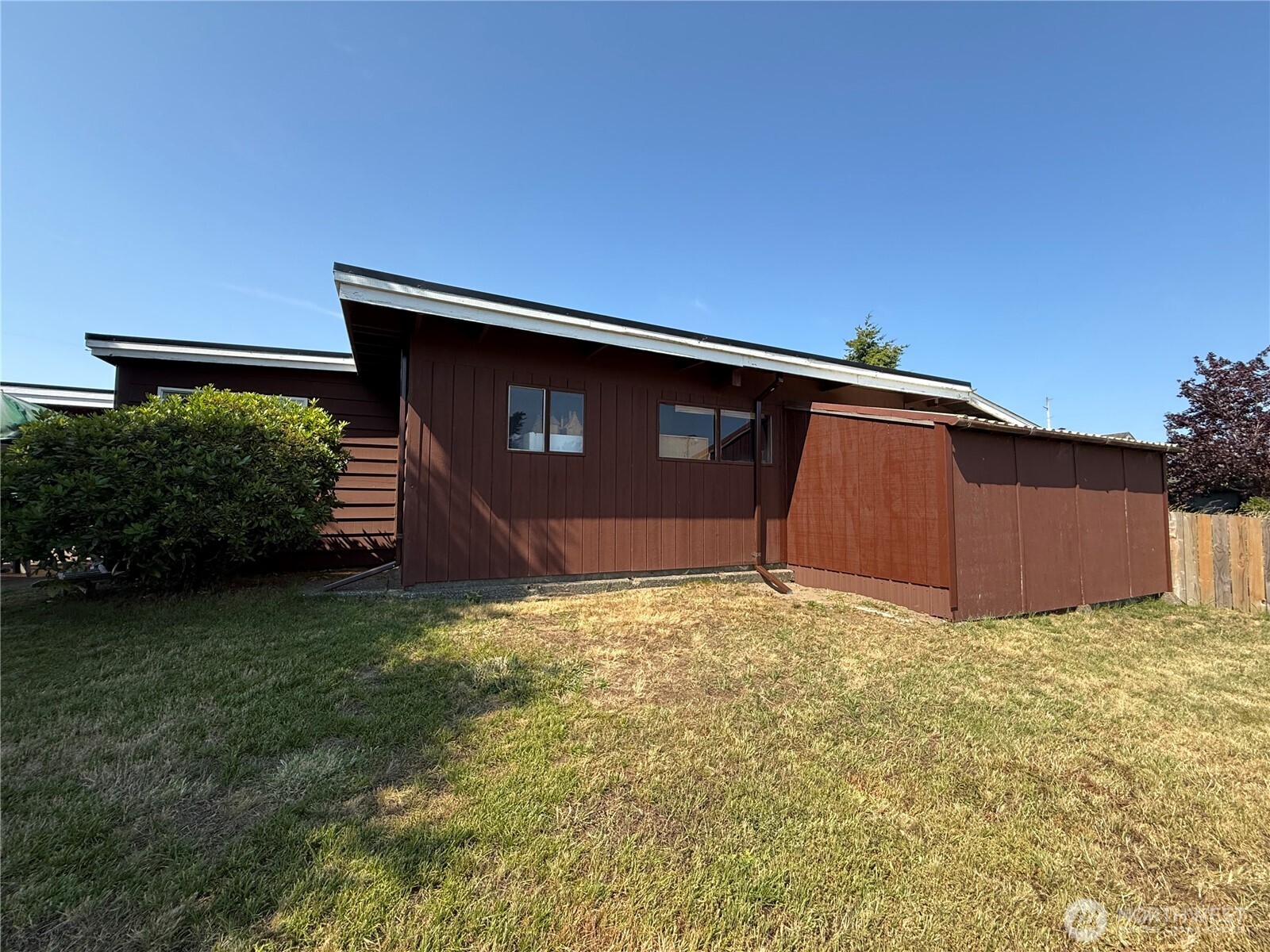 201 W Seattle Avenue Property Photo 8
