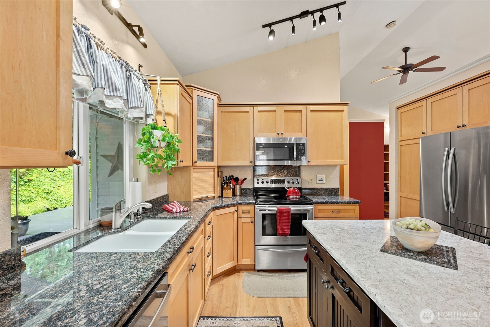 511 E Old Ranch Road Property Photo 14