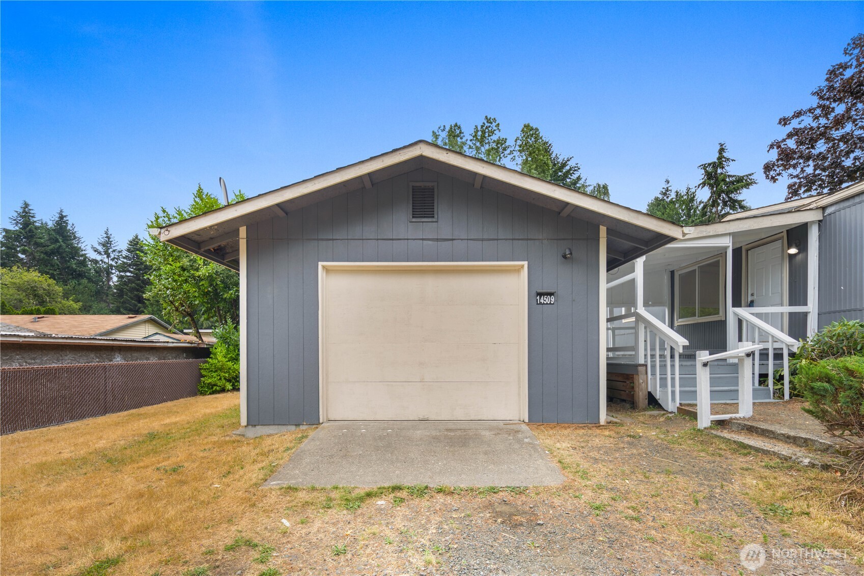 14509 93rd Avenue Property Photo 4