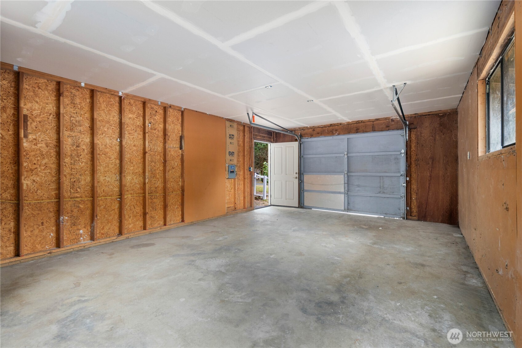 14509 93rd Avenue Property Photo 6