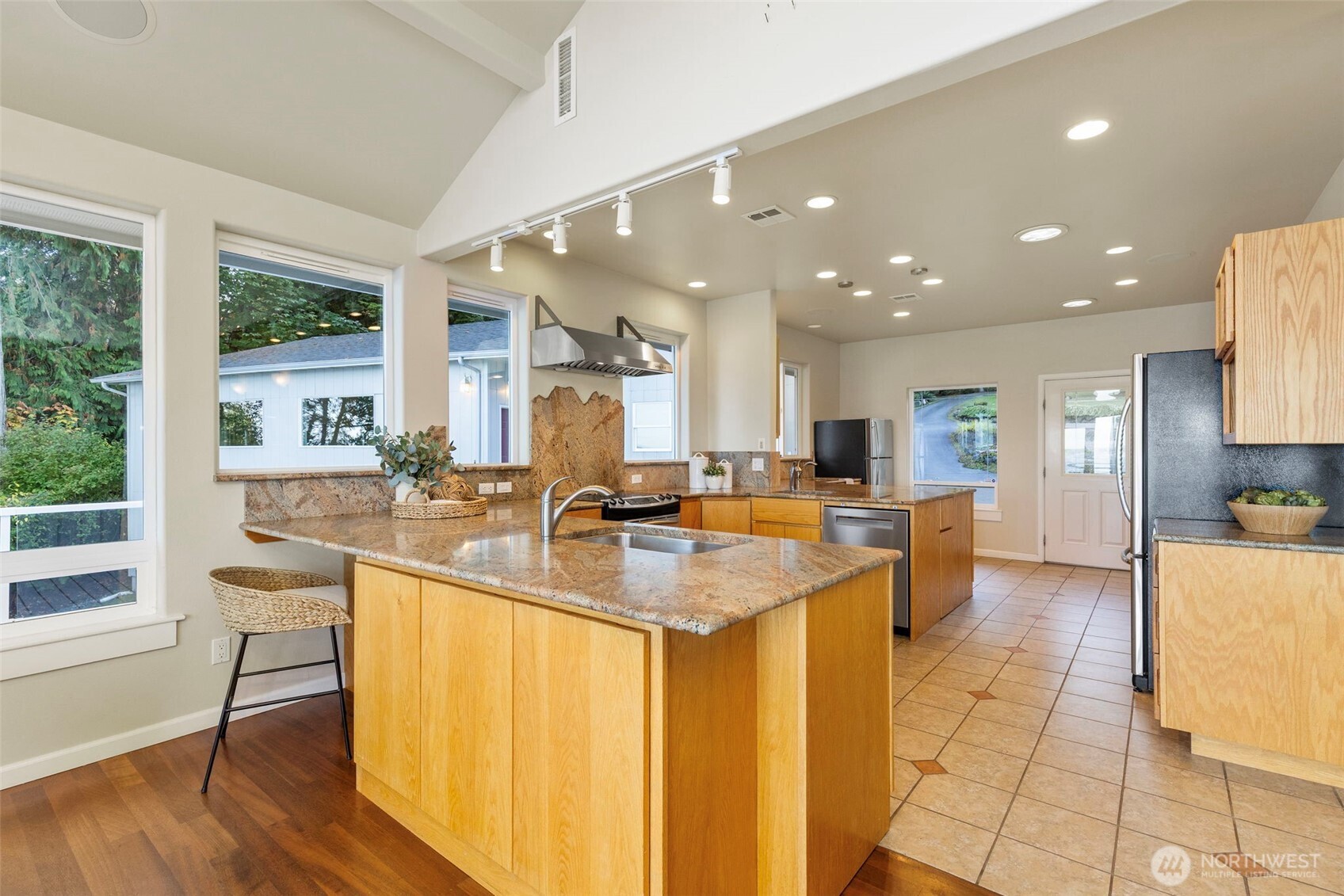 131 S Bay Way Property Photo 13