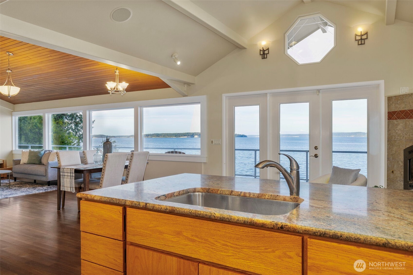 131 S Bay Way Property Photo 14