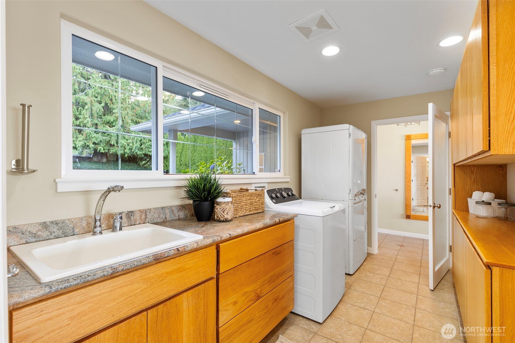 131 S Bay Way Property Photo 17