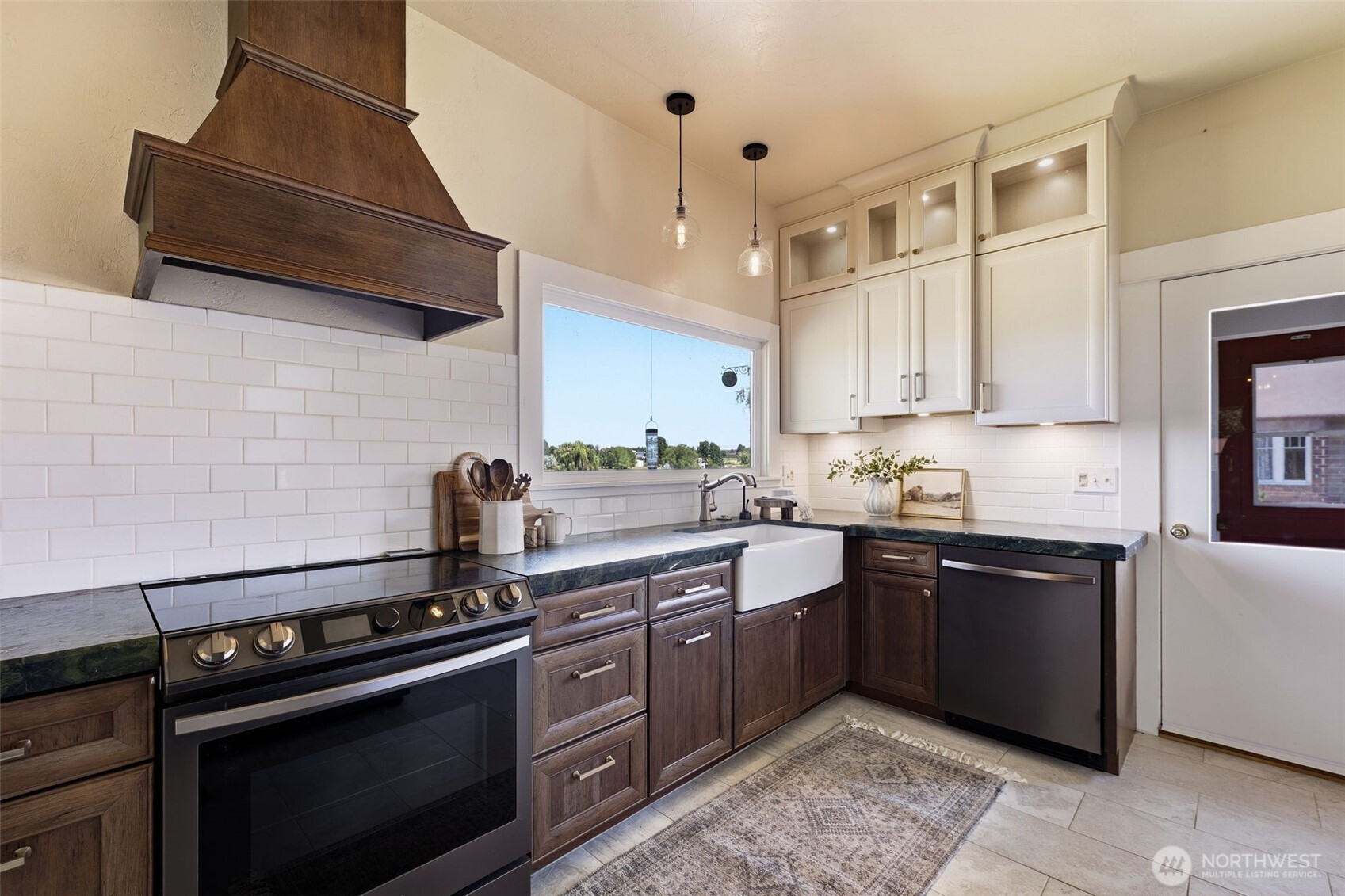 106 7th Street Property Photo 18