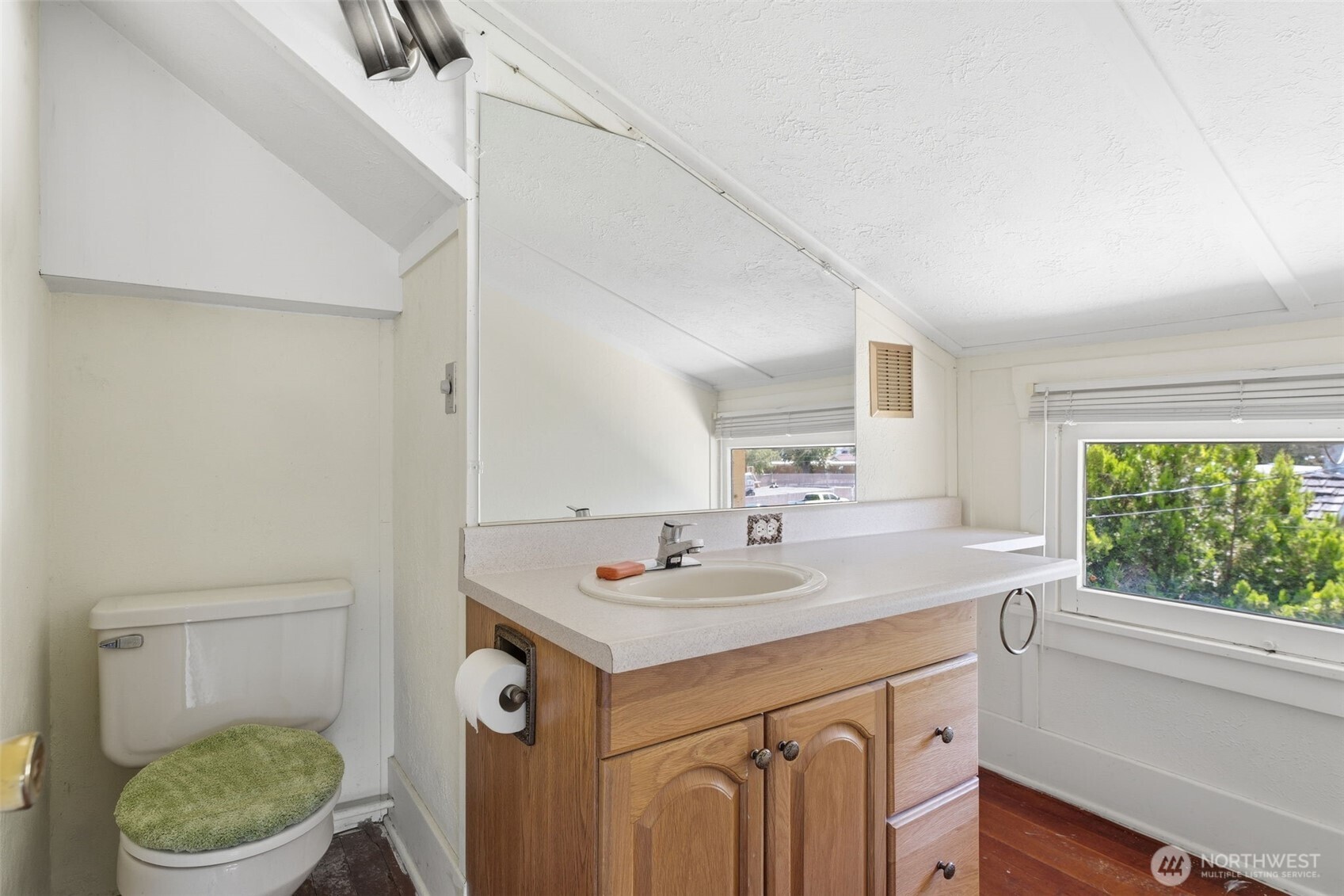106 7th Street Property Photo 26