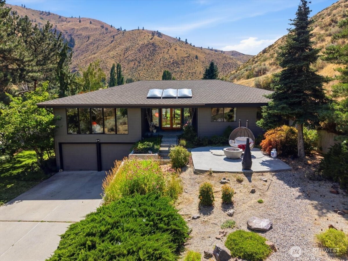 1030 Canyonside Road Property Photo 1