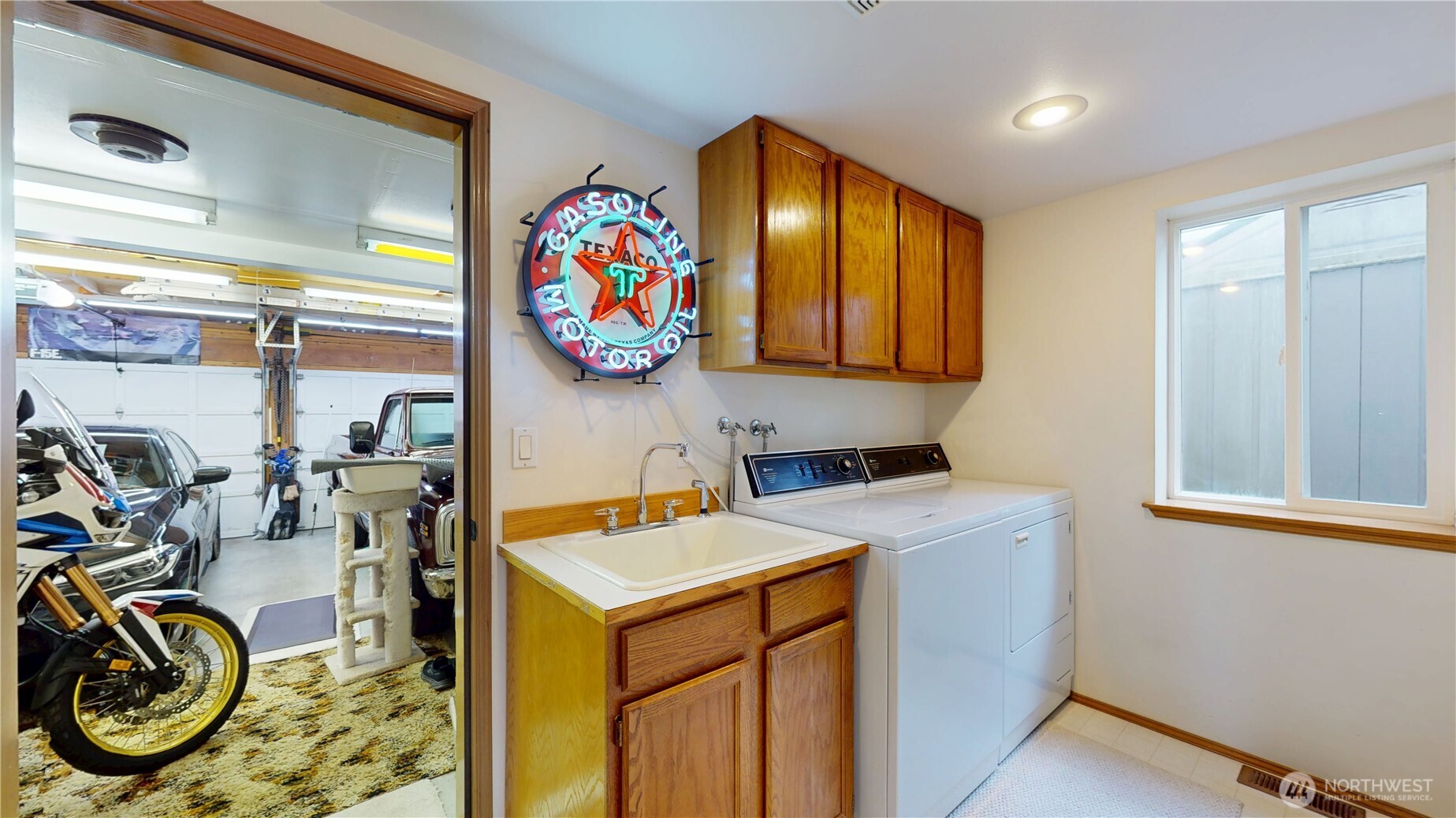 1704 Field Place Property Photo 16