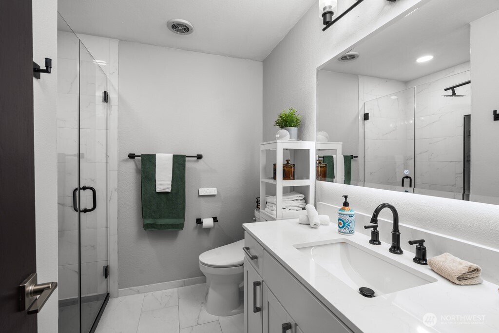 1826 S 330th D Property Photo 15