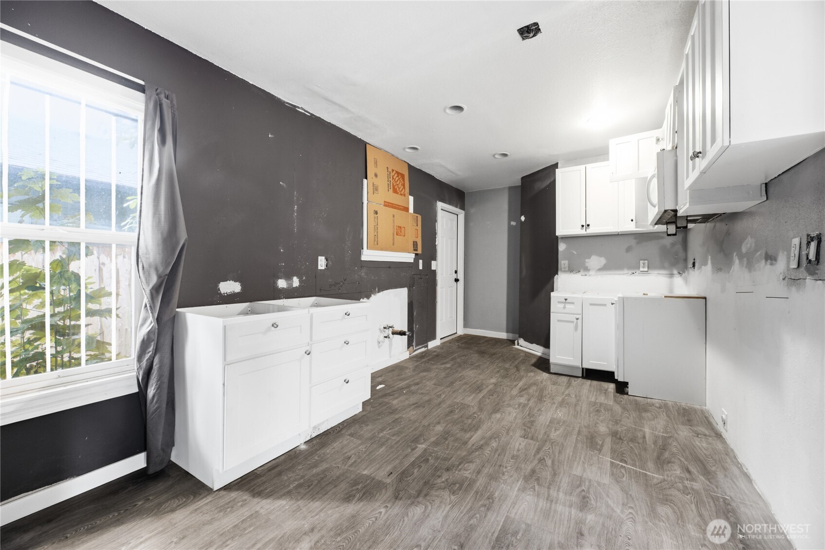1210 S Union Avenue Property Photo 6