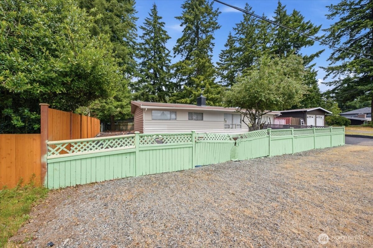 6309 193rd Street Property Photo 4