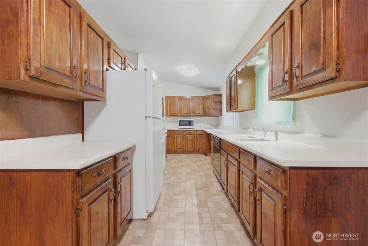 6309 193rd Street Property Photo 9