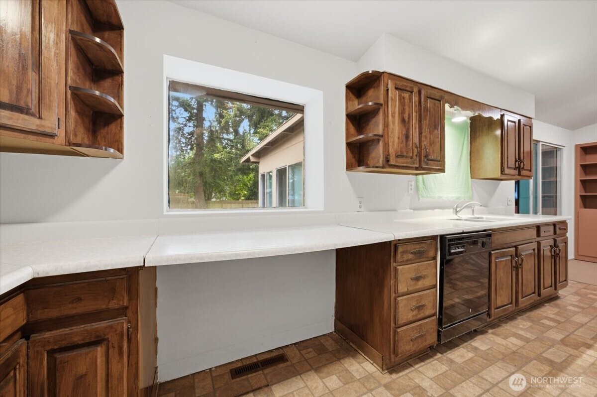 6309 193rd Street Property Photo 10