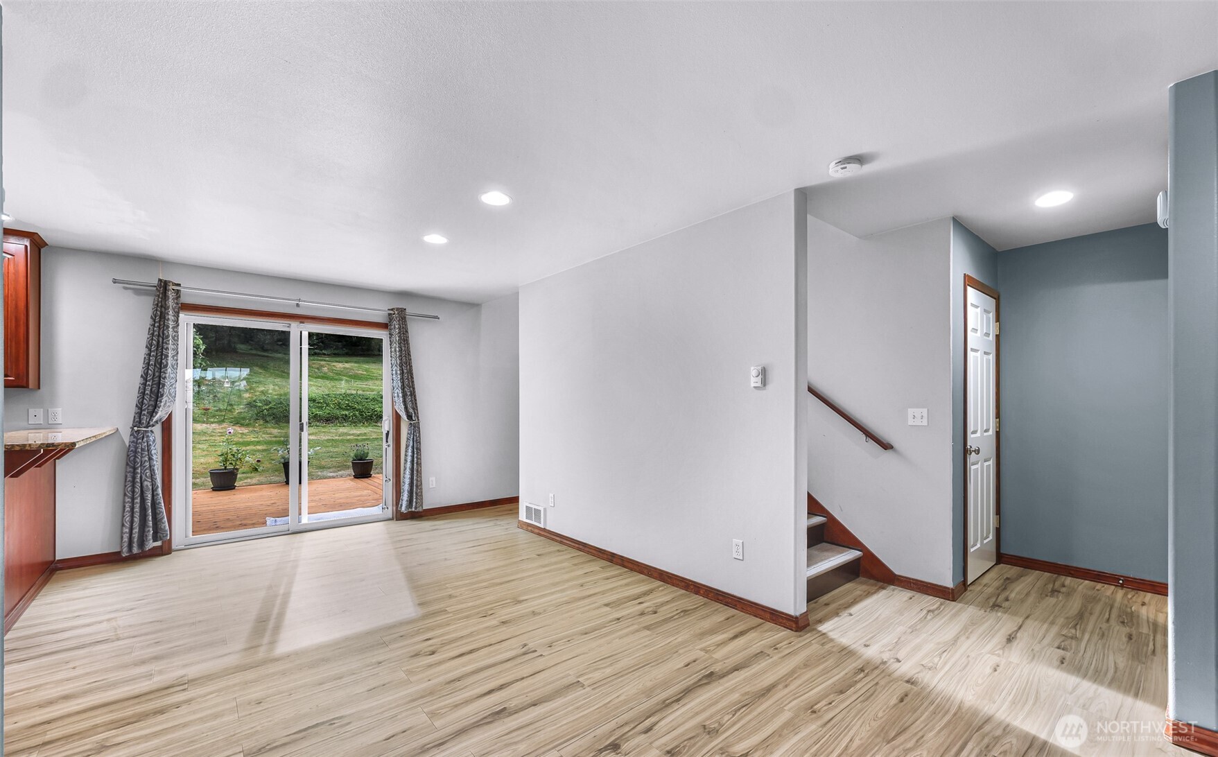 24723 Jim Creek Road Property Photo 8