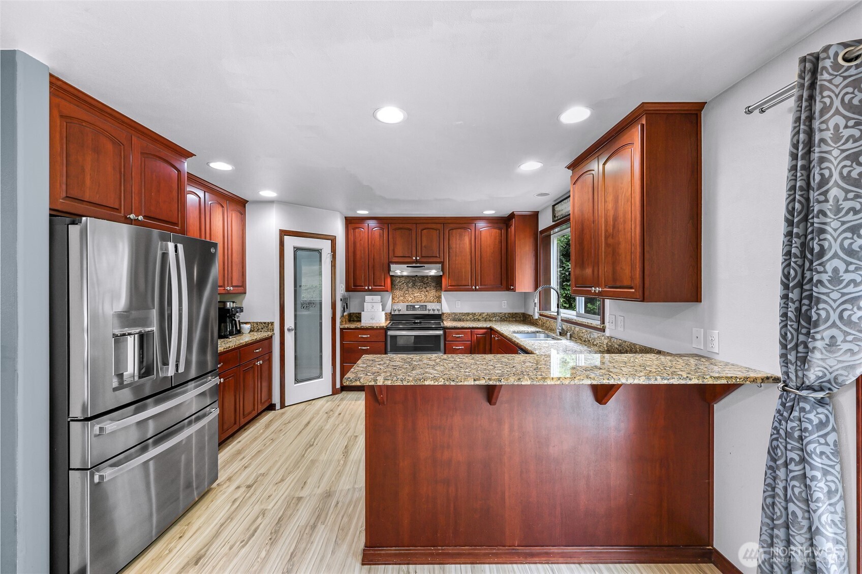 24723 Jim Creek Road Property Photo 13