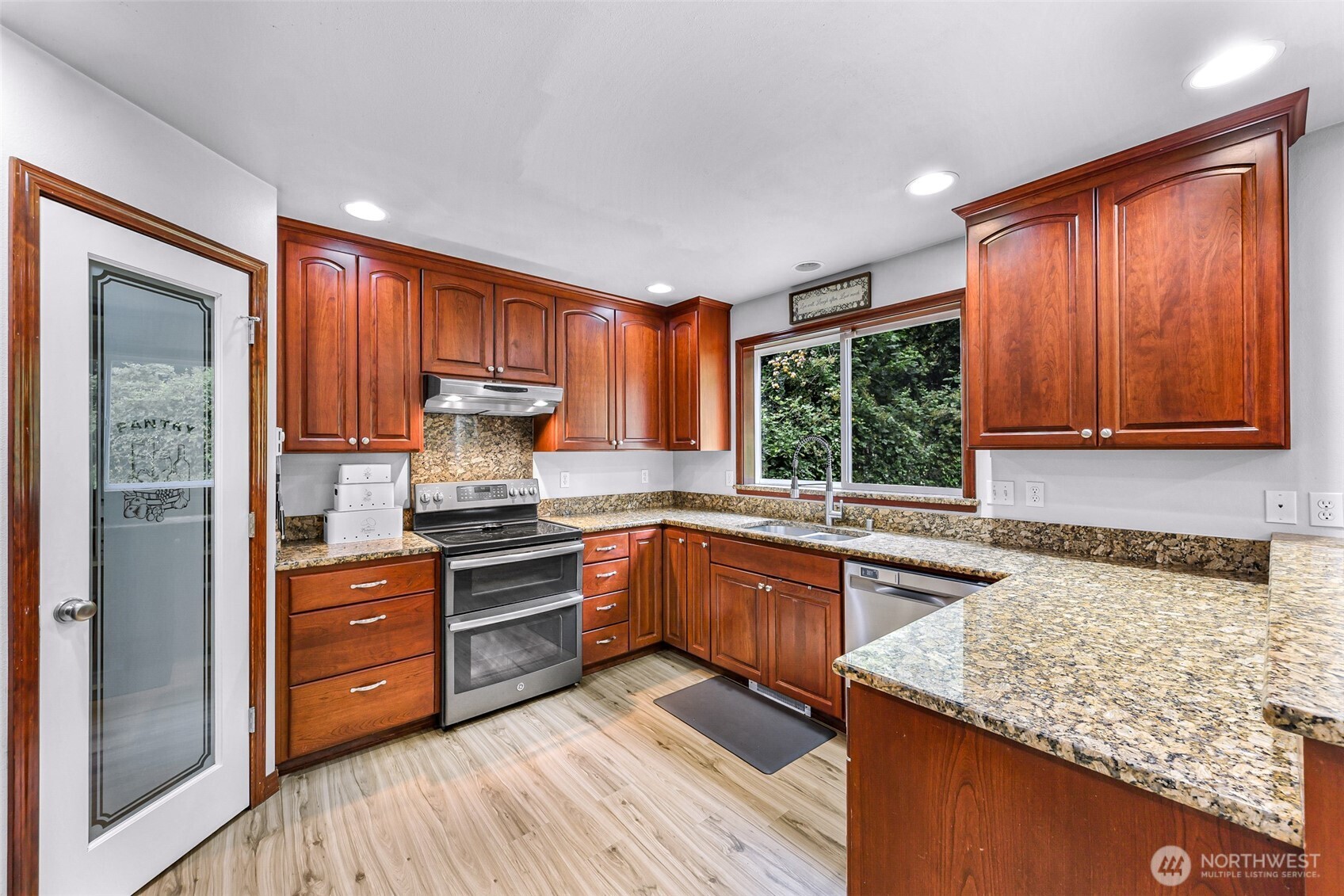 24723 Jim Creek Road Property Photo 14