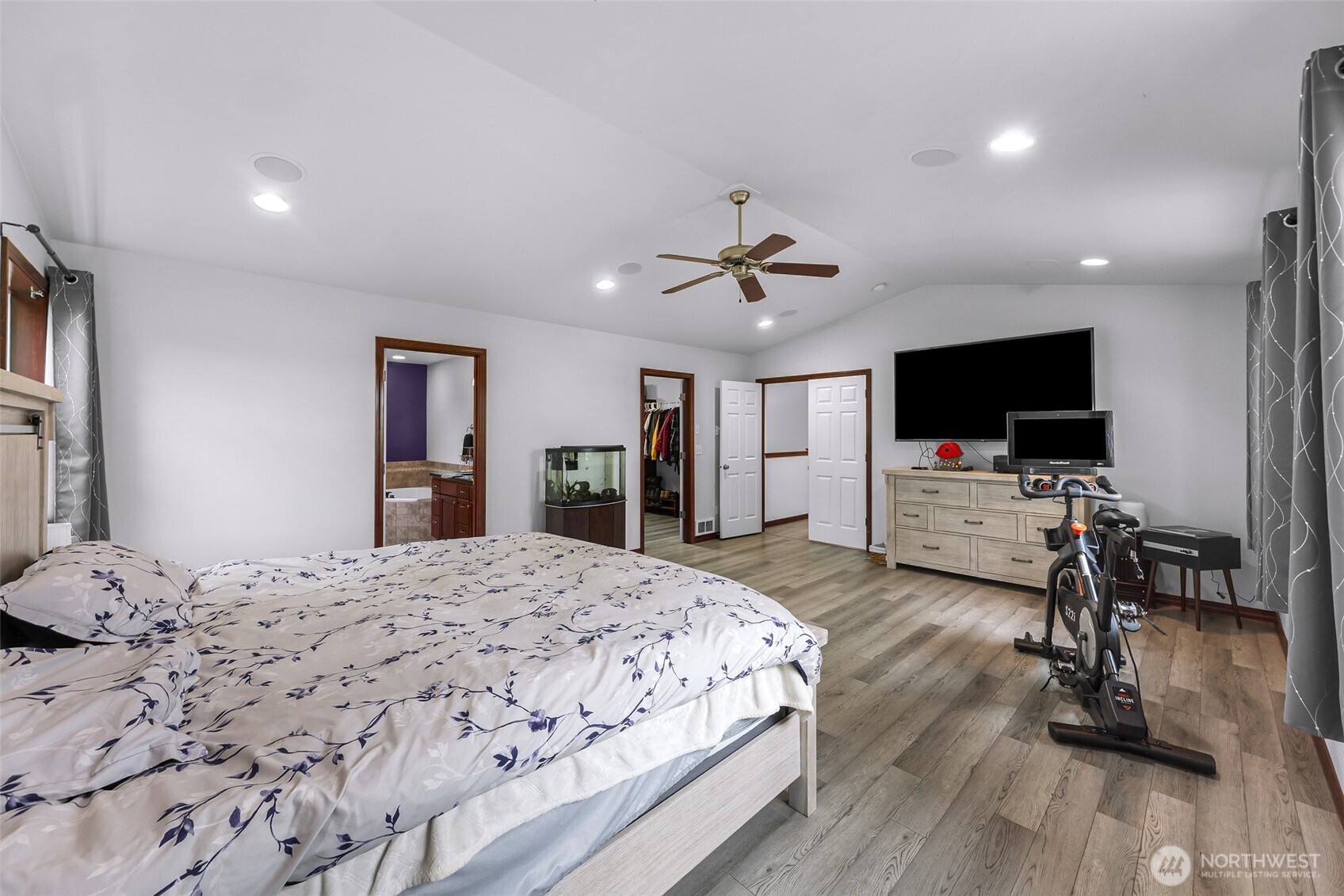 24723 Jim Creek Road Property Photo 19