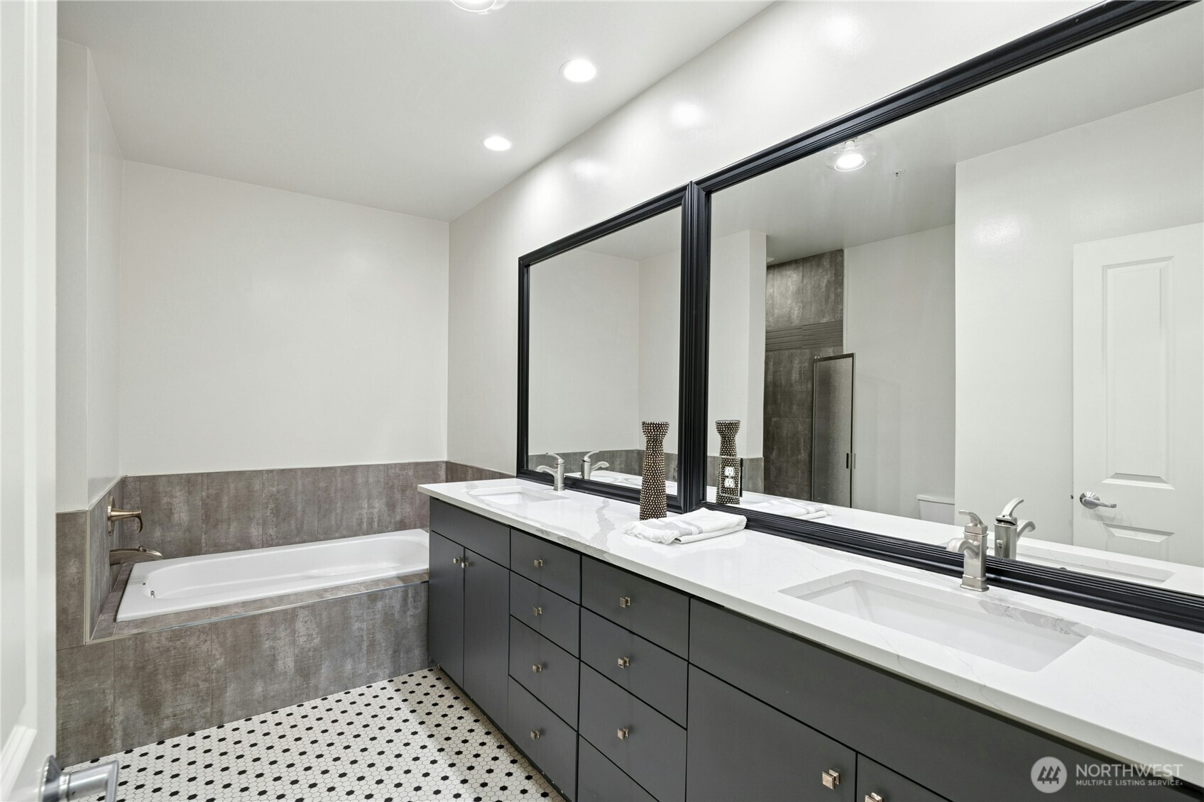 1000 N Aurora Avenue 409 Property Photo 16
