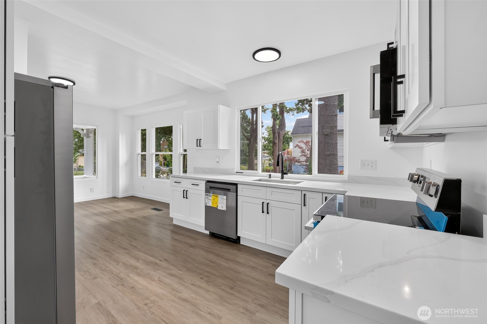 1737 6th Street Property Photo 8