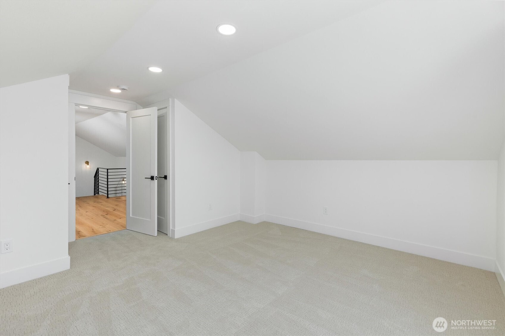 7743 Seward Park Avenue Property Photo 17