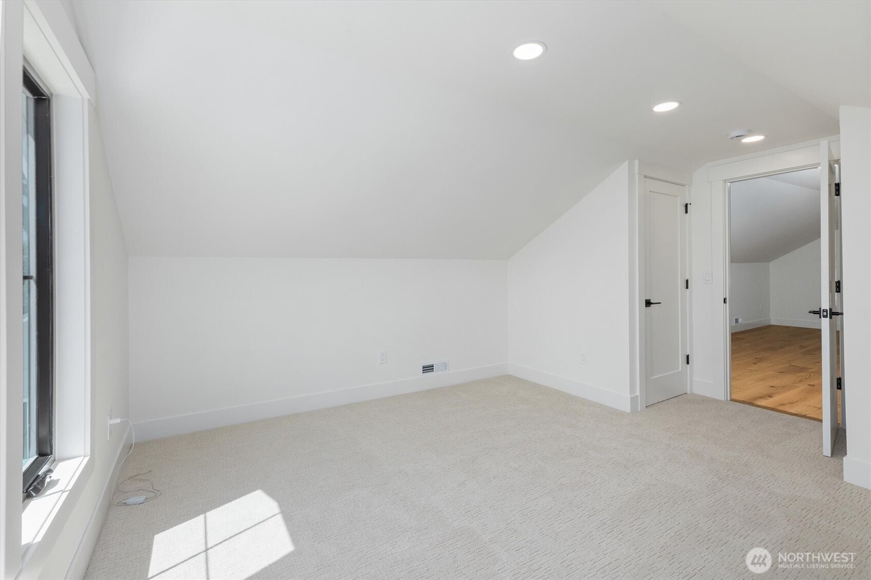 7743 Seward Park Avenue Property Photo 25