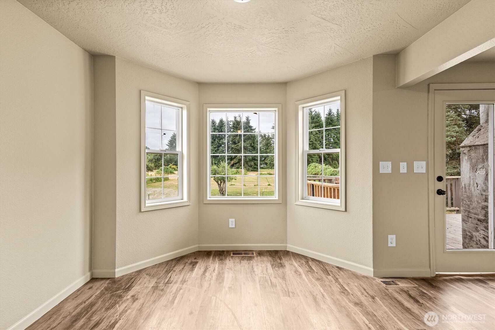 4657 Ohio Street Property Photo 13