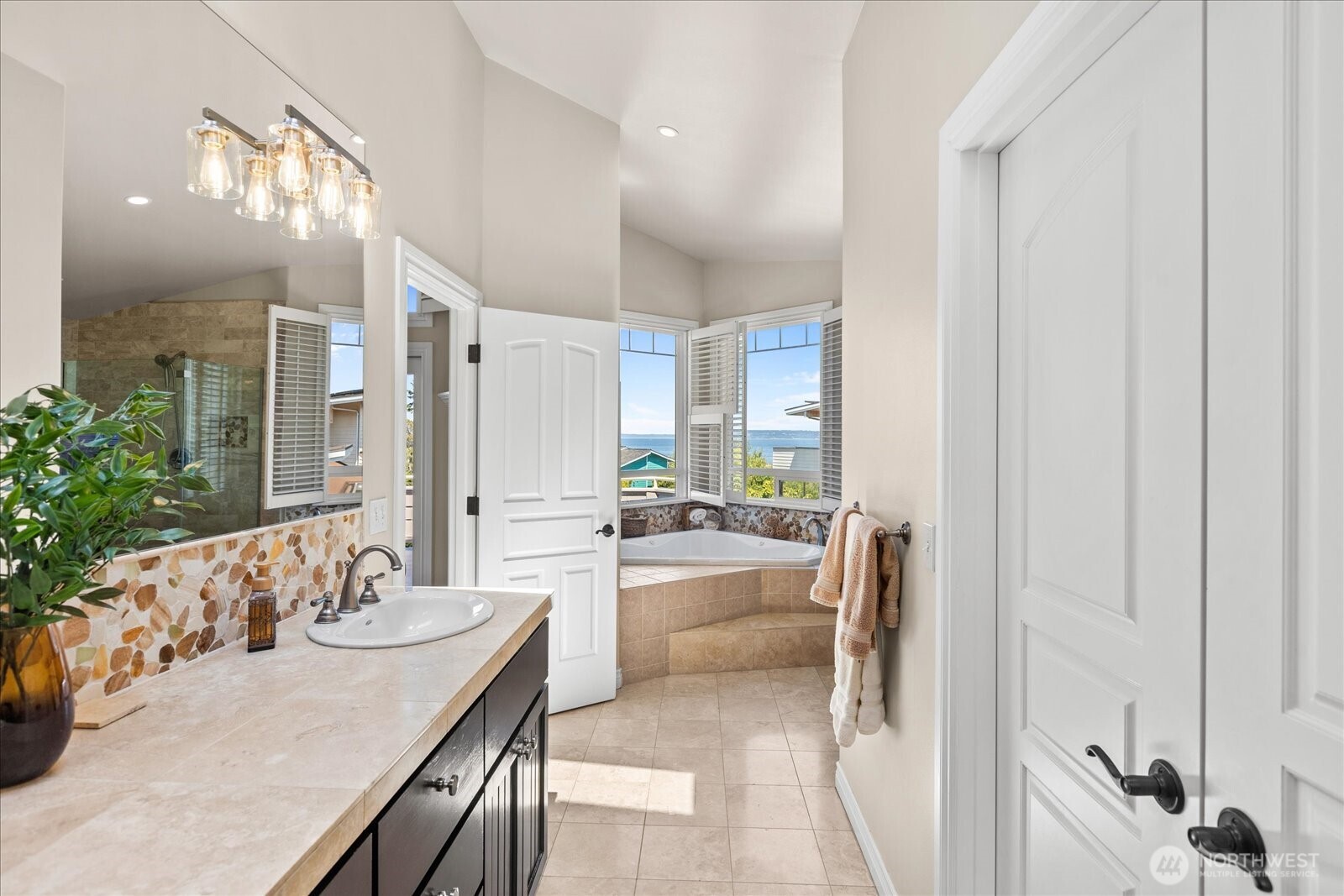 809 Driftwood Place Property Photo 27