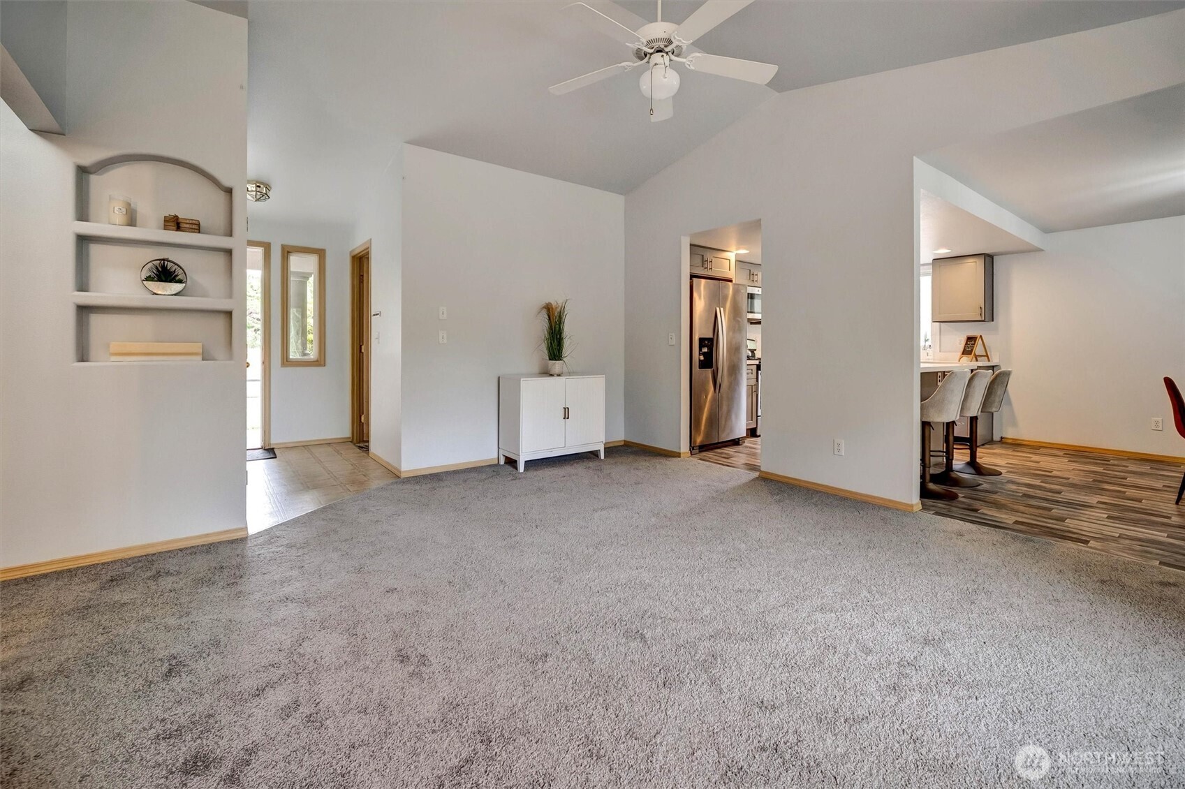 505 Hemming Way Property Photo 6